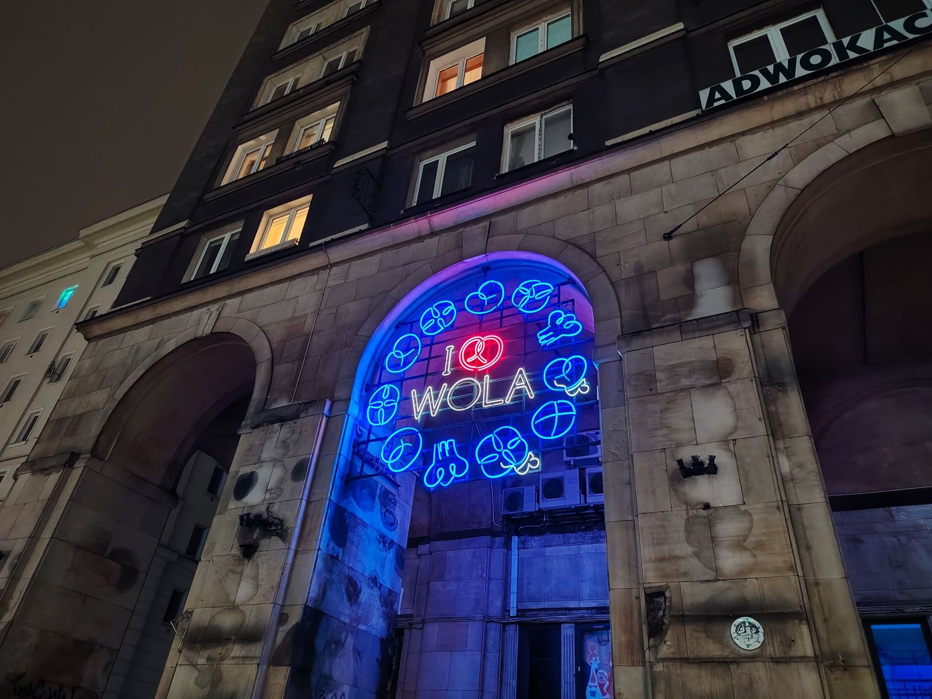 Zdjęcia nocne z Honor Magic 8 Lite