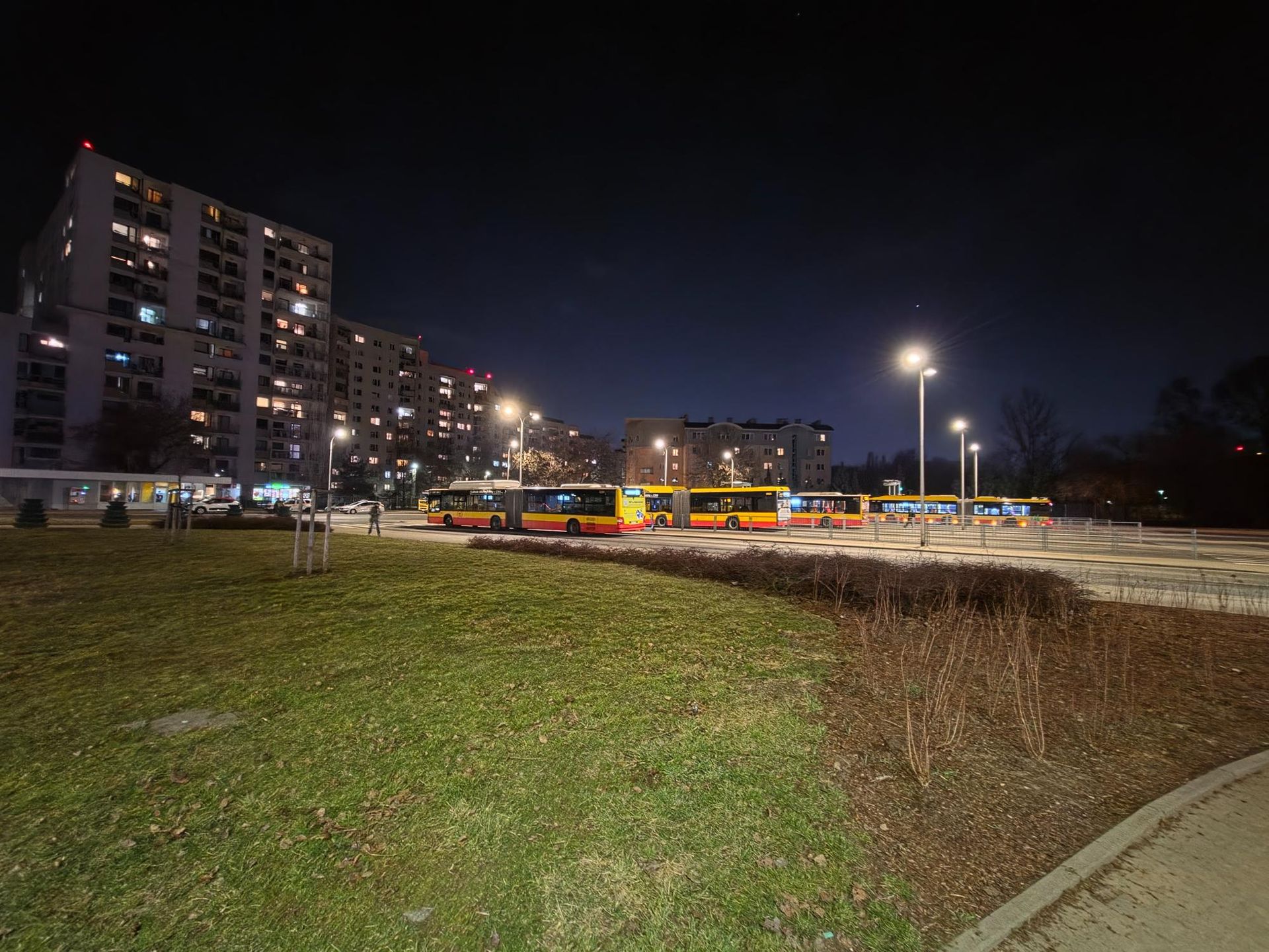 Samsung Galaxy S26 - przykładowe zdjęcie nocne