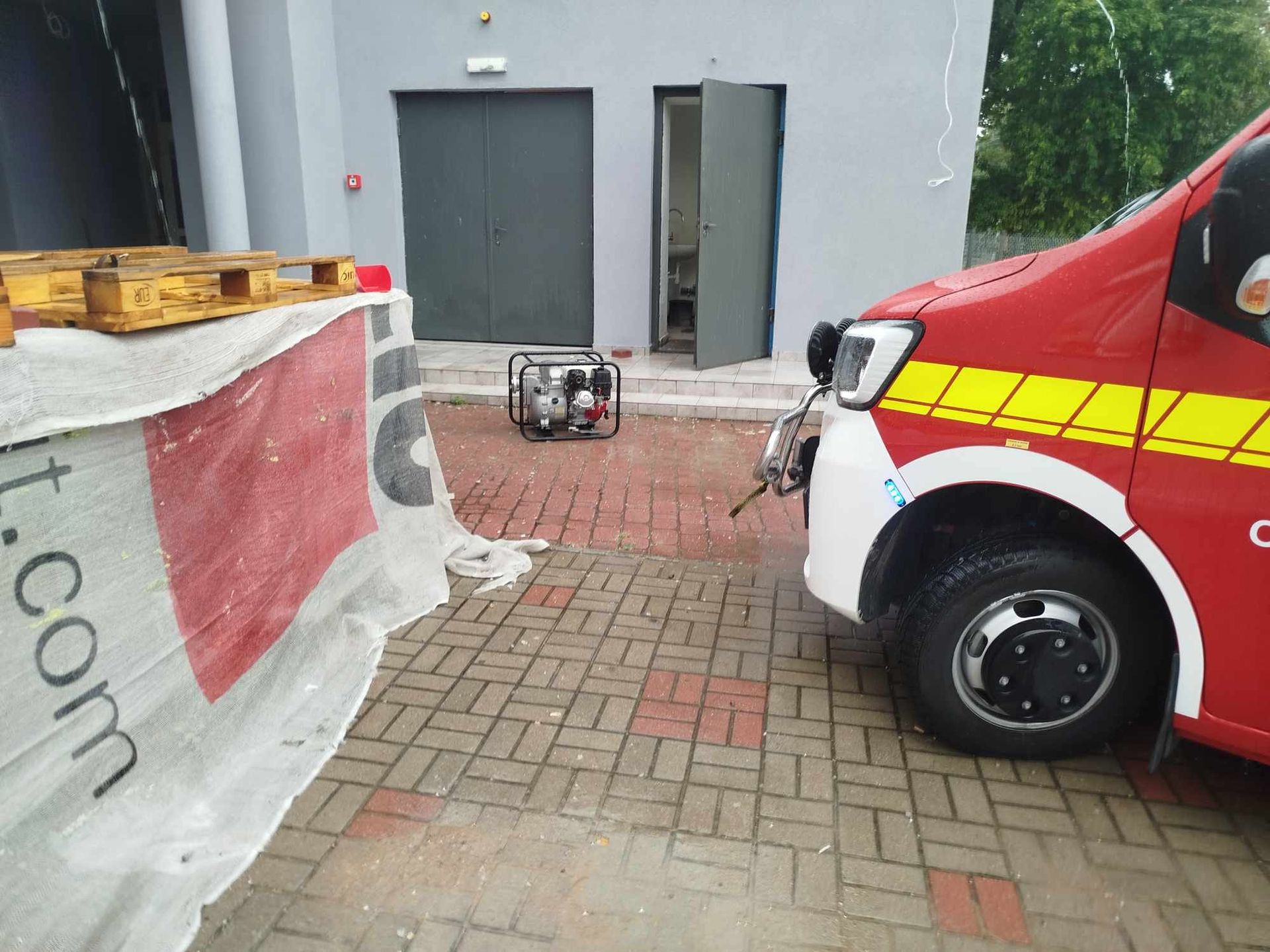 Zalana szkoła podstawowa 