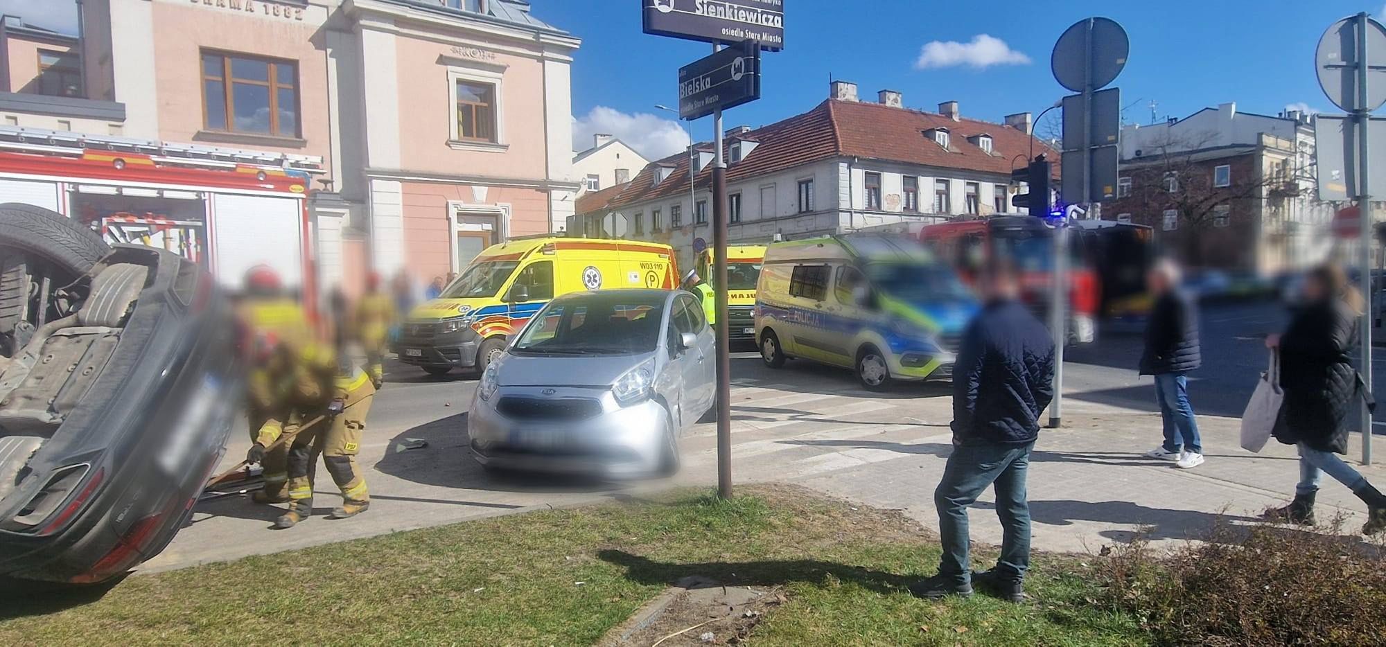 Zdarzenie na skrzyżowaniu Bielskiej i Sienkiewicza 