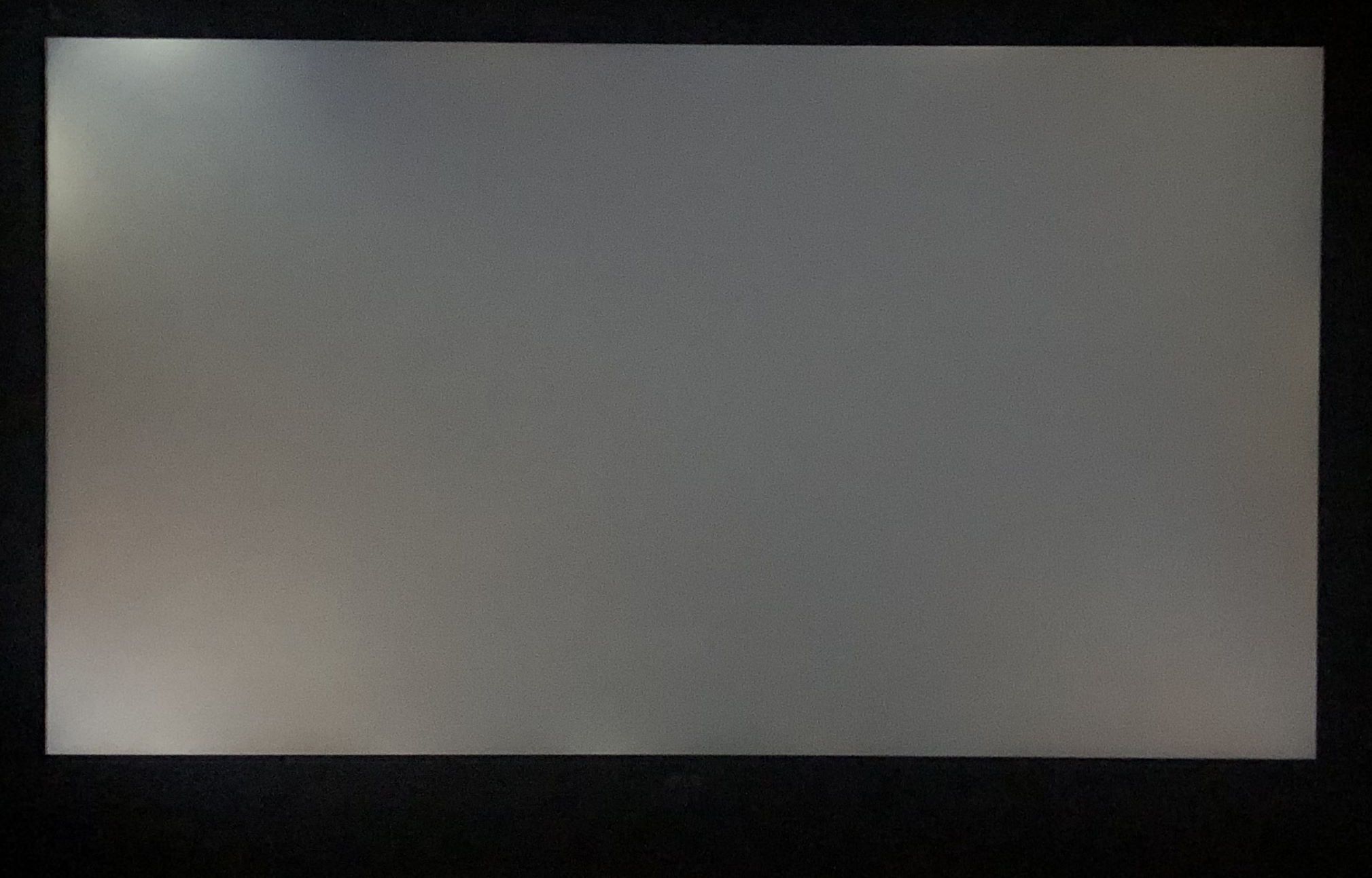 LG 27GN750-B - IPS glow