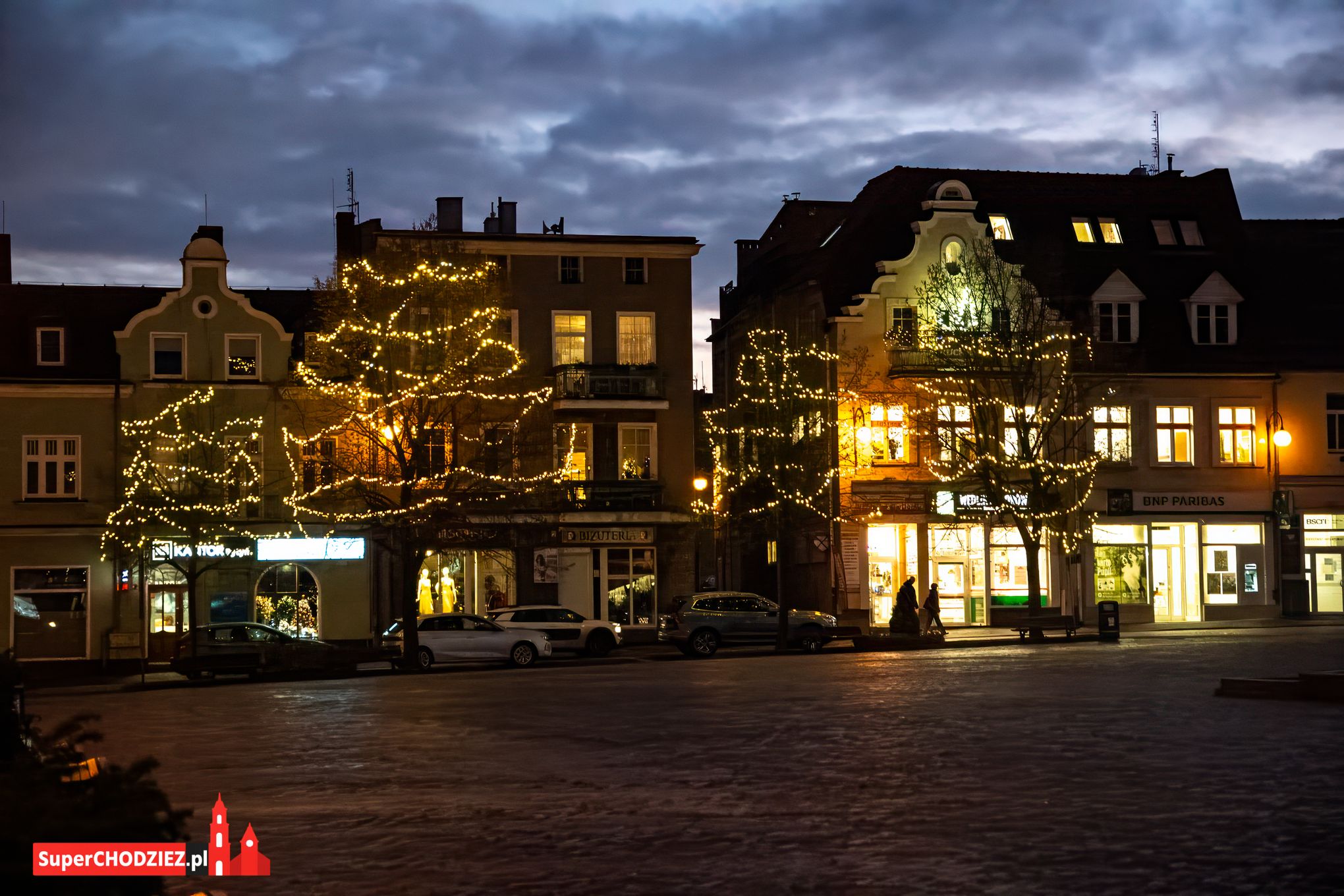 Chodzież, oświetlenie, iluminacja