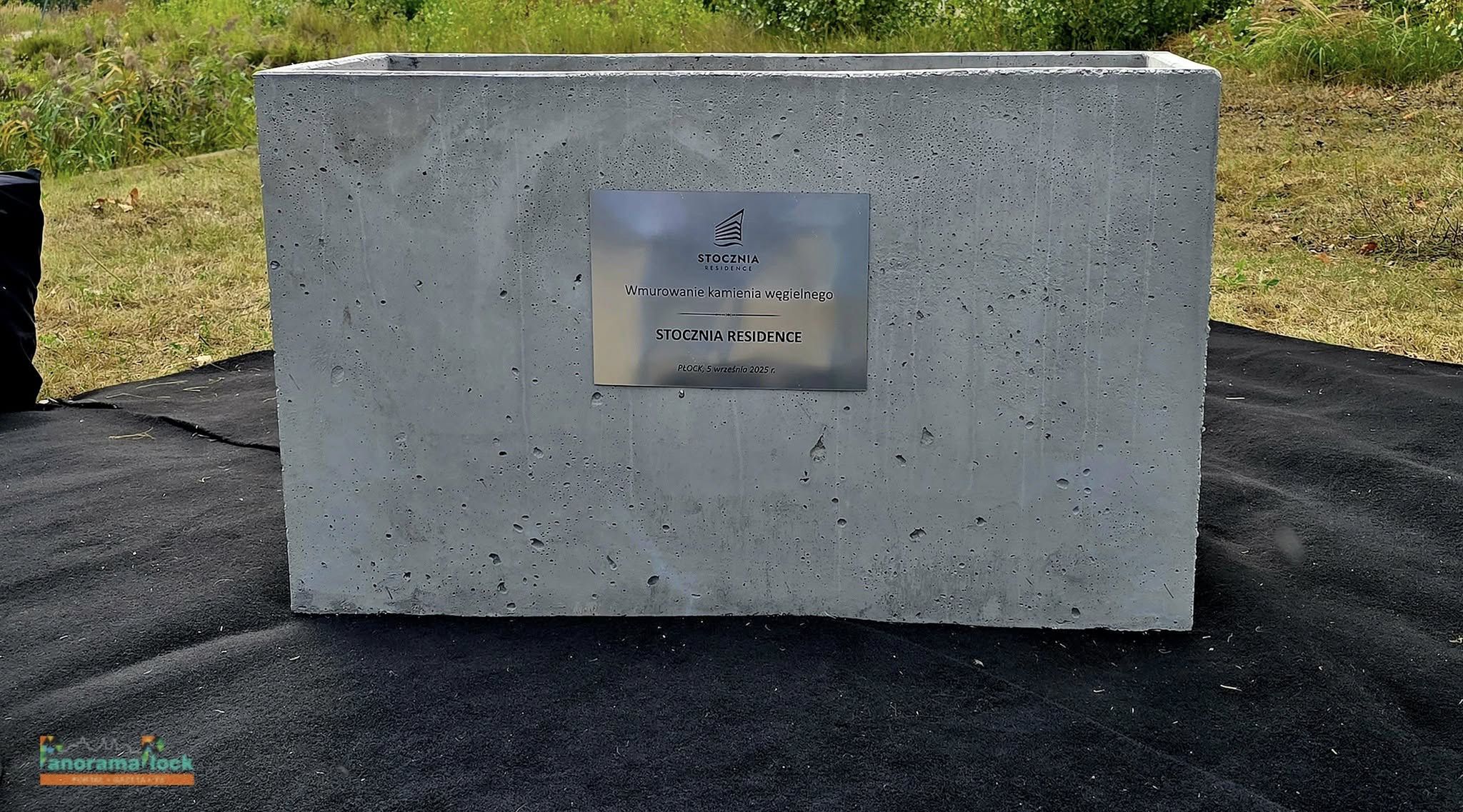 Wbudowanie kamienia węgielnego 