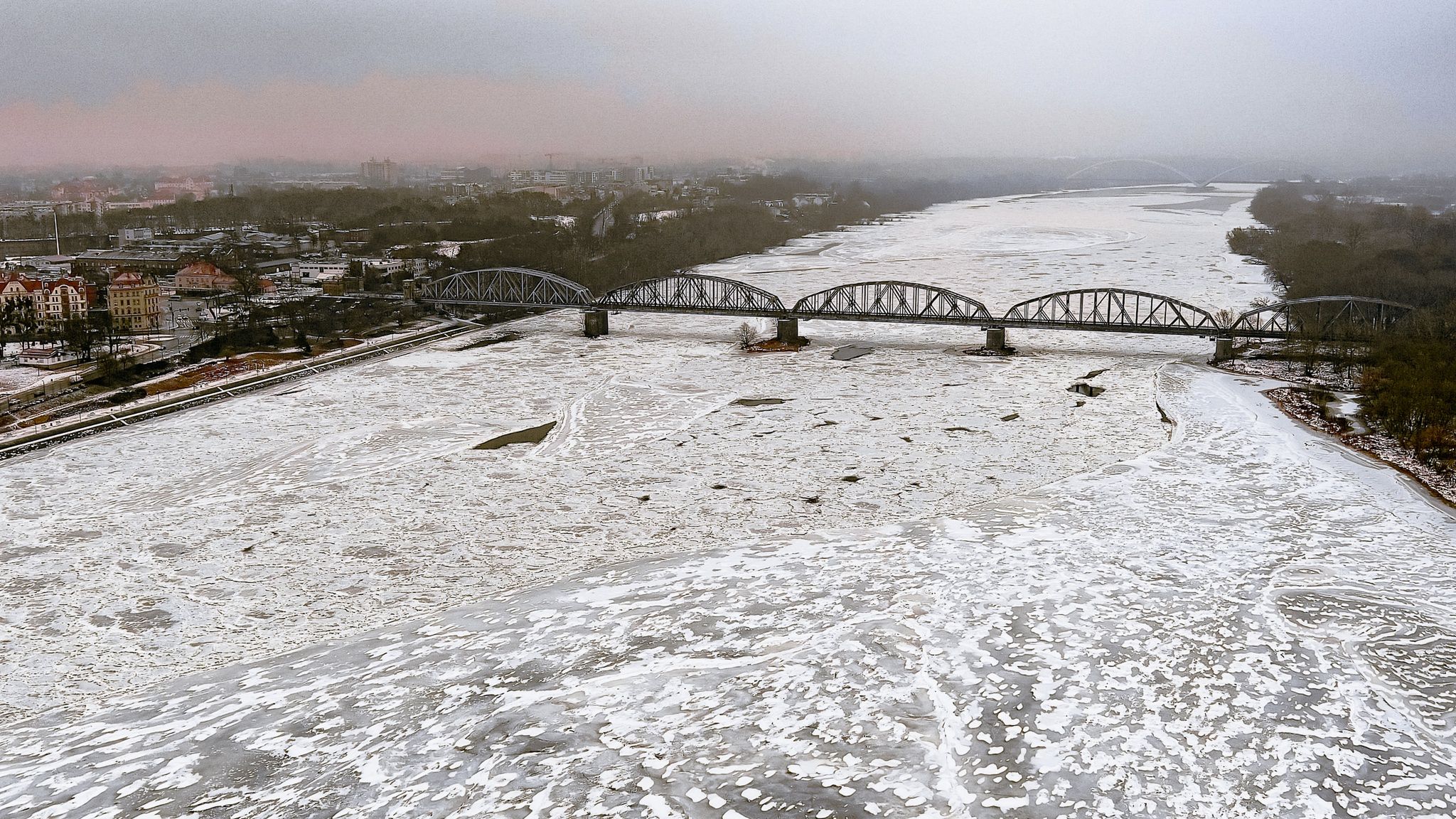 Wisła w Toruniu zamarzła!