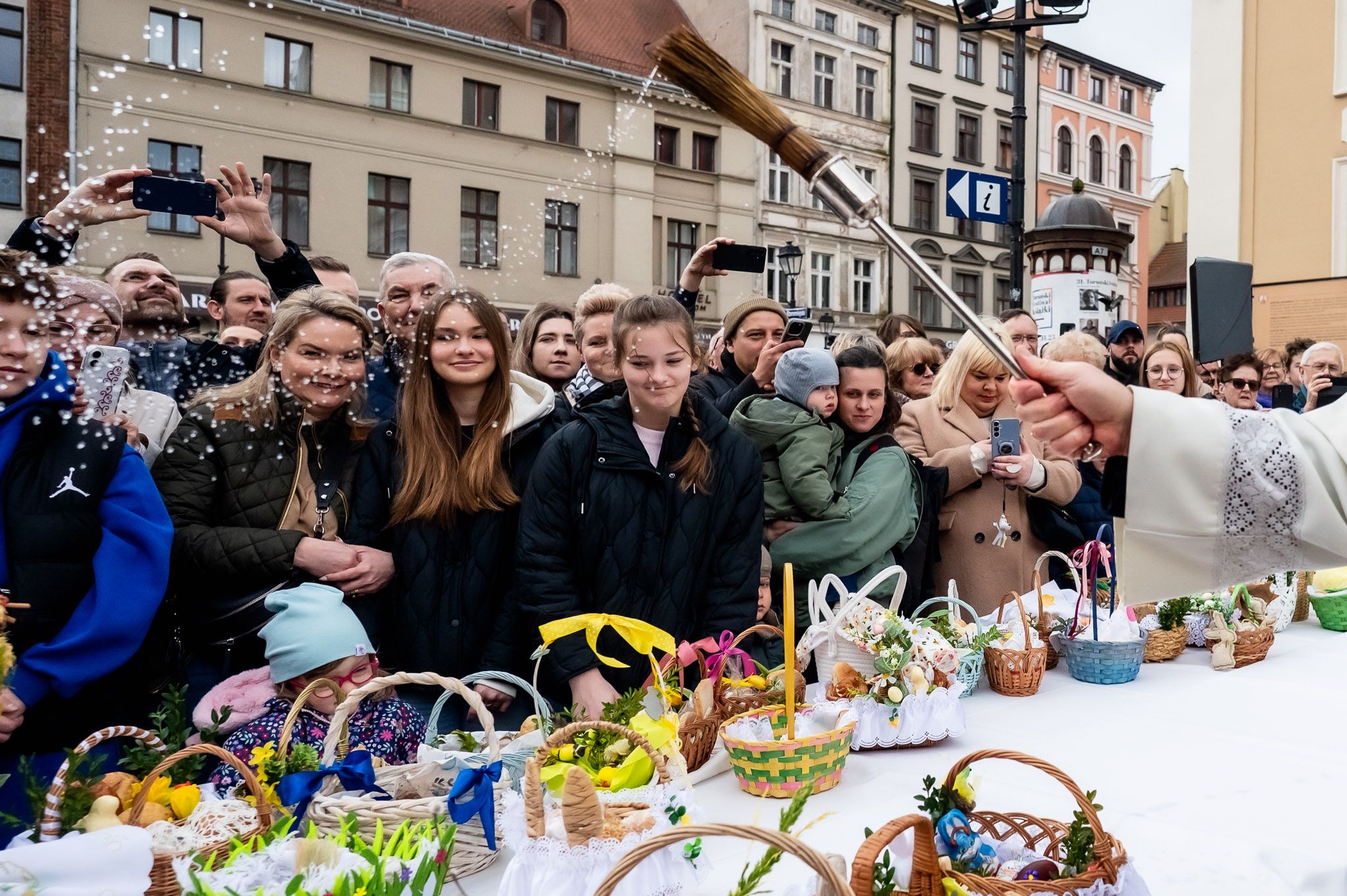 Tłumy na toruńskiej święconce.