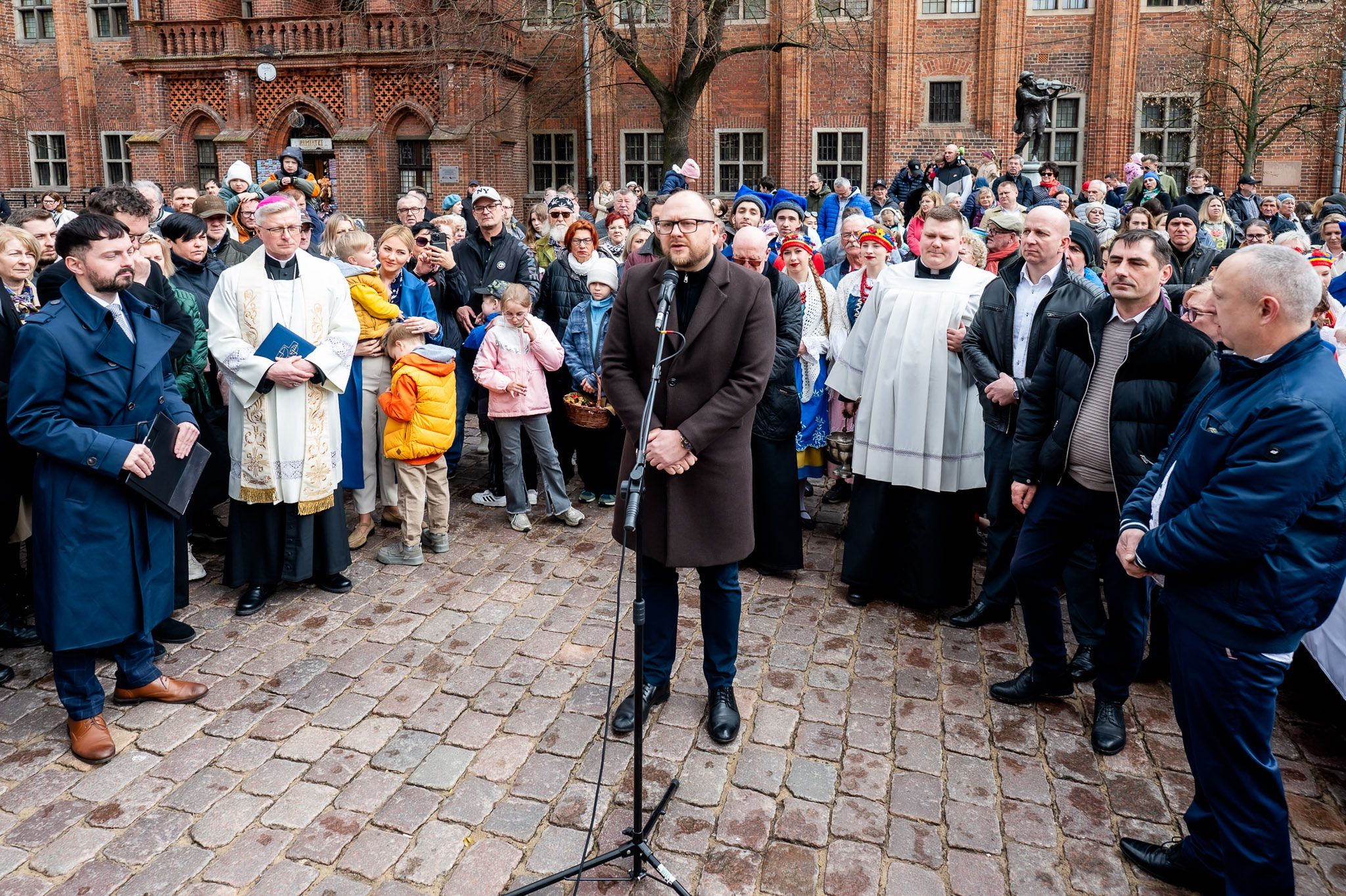 Tłumy na toruńskiej święconce.