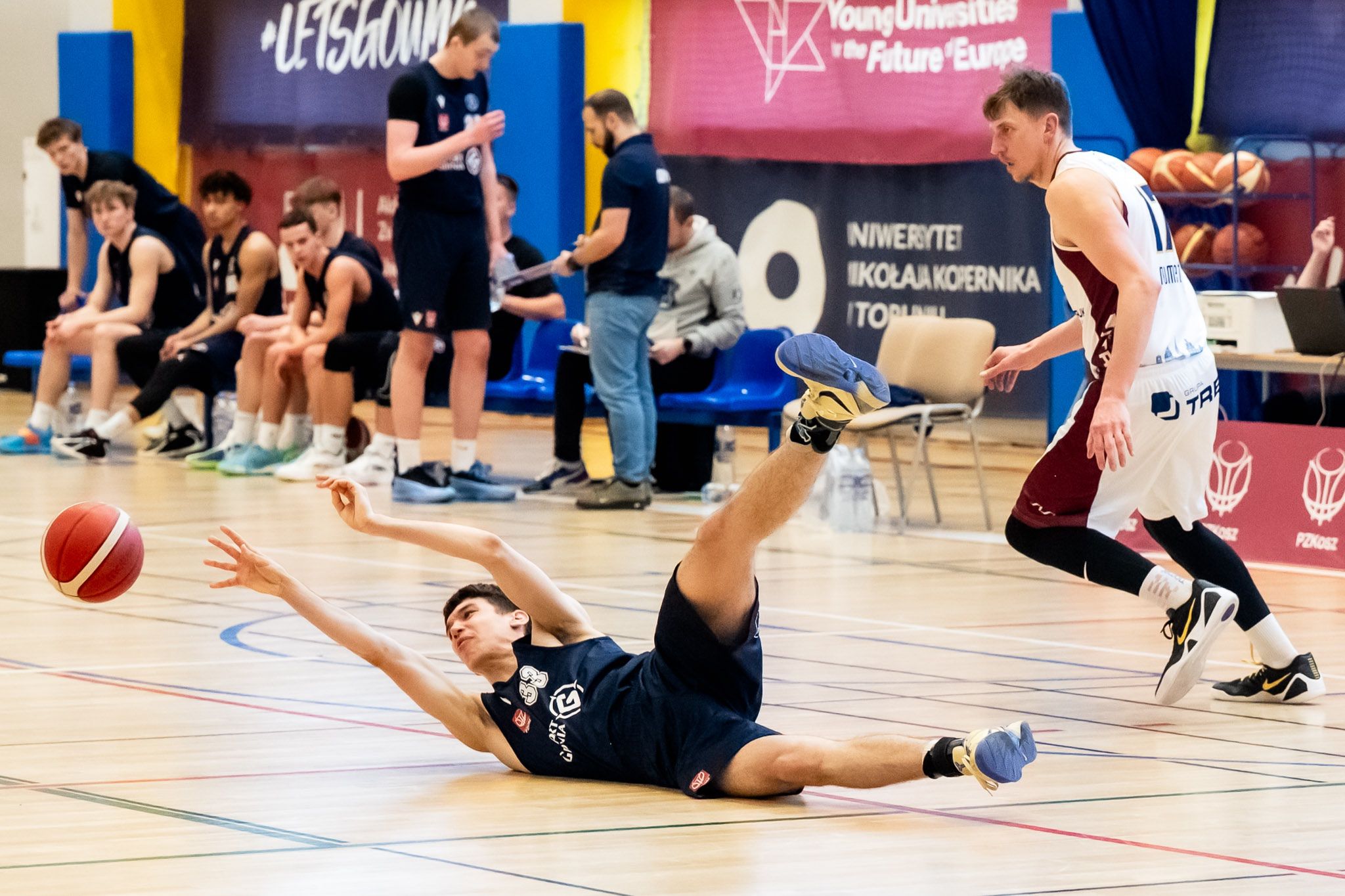 Granie dla Kobiet - mecz koszykarzy AZS UMK - GAK Gdynia