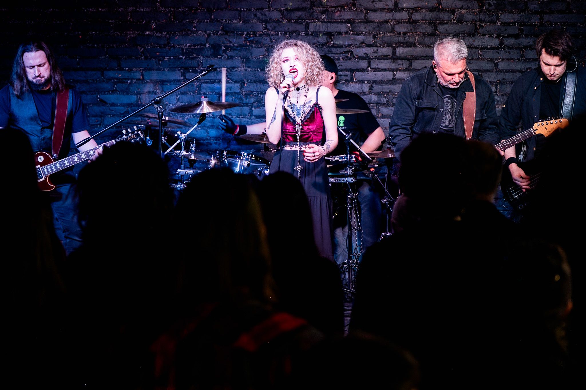 Kuracja podczas koncertu w Od Nowie