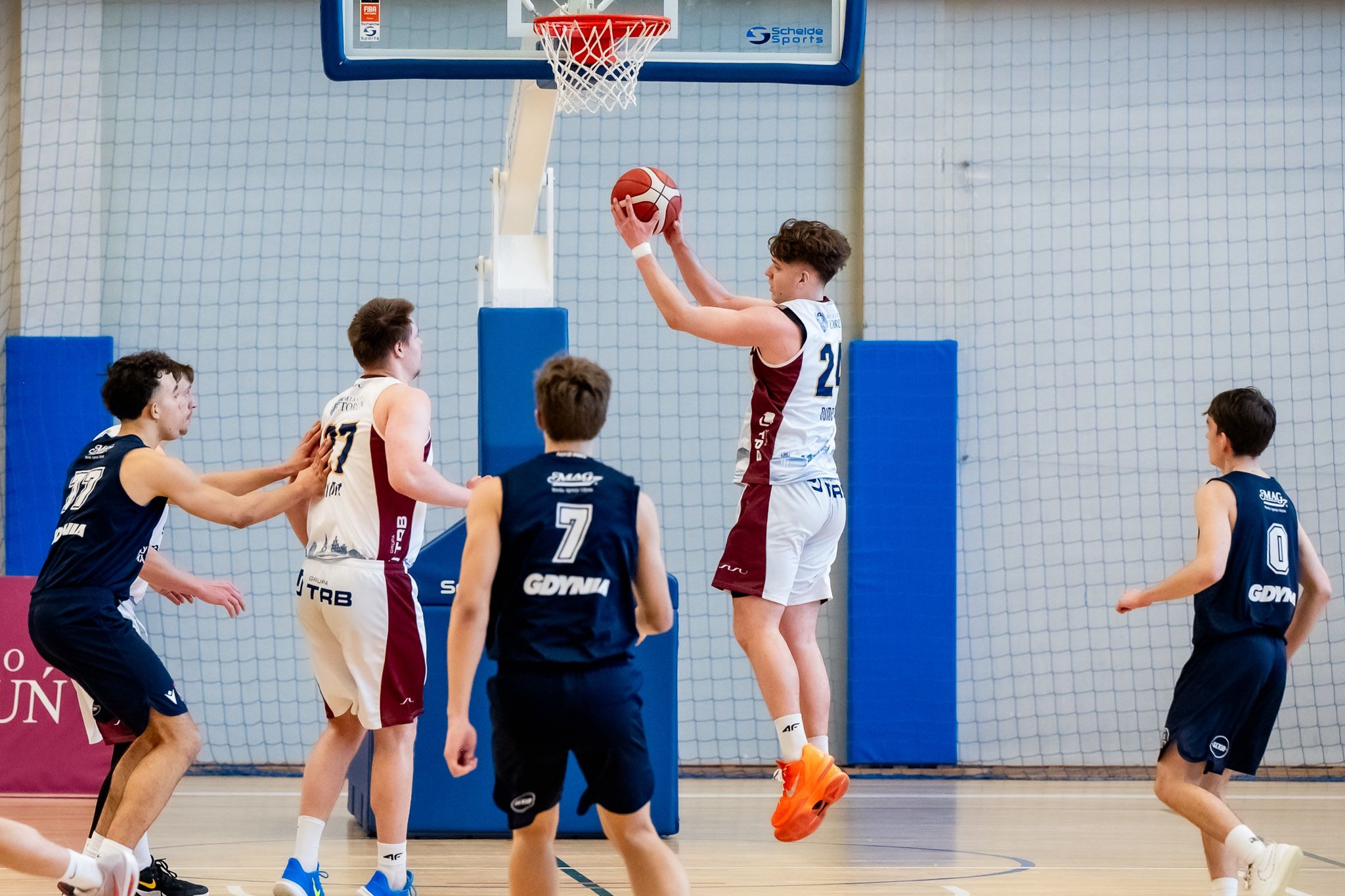 Granie dla Kobiet - mecz koszykarzy AZS UMK - GAK Gdynia