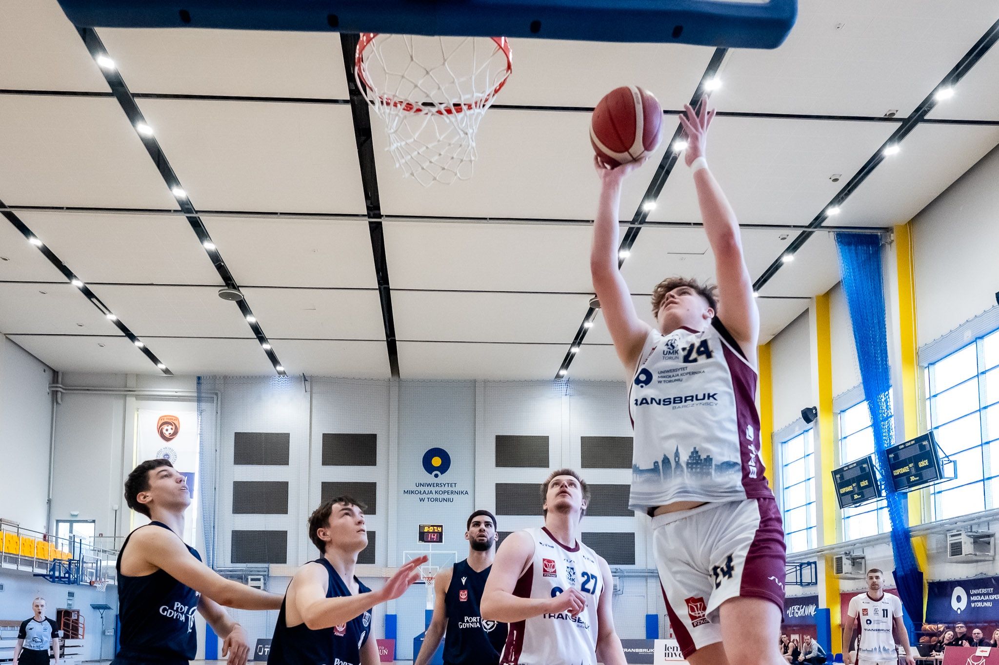 Granie dla Kobiet - mecz koszykarzy AZS UMK - GAK Gdynia