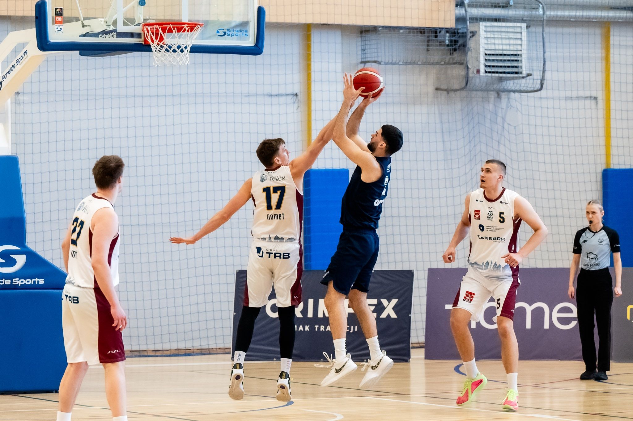 Granie dla Kobiet - mecz koszykarzy AZS UMK - GAK Gdynia