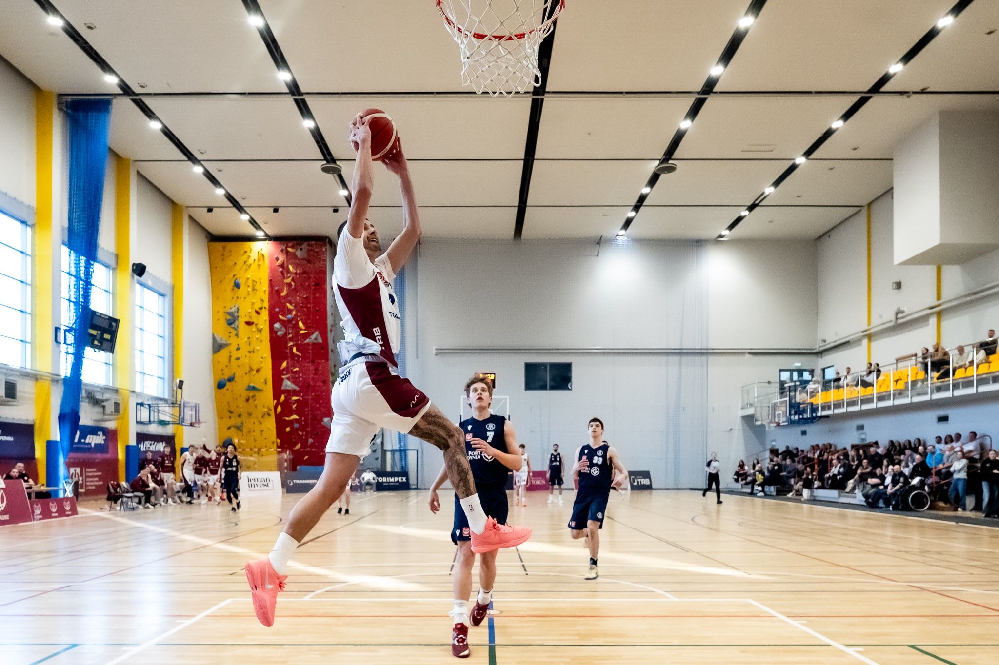 Granie dla Kobiet - mecz koszykarzy AZS UMK - GAK Gdynia