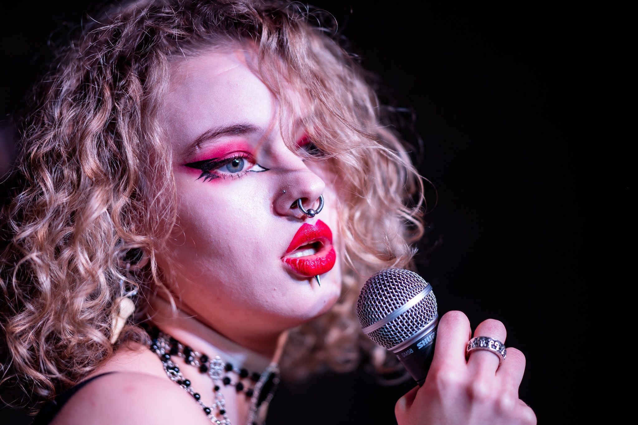 Kuracja podczas koncertu w Od Nowie