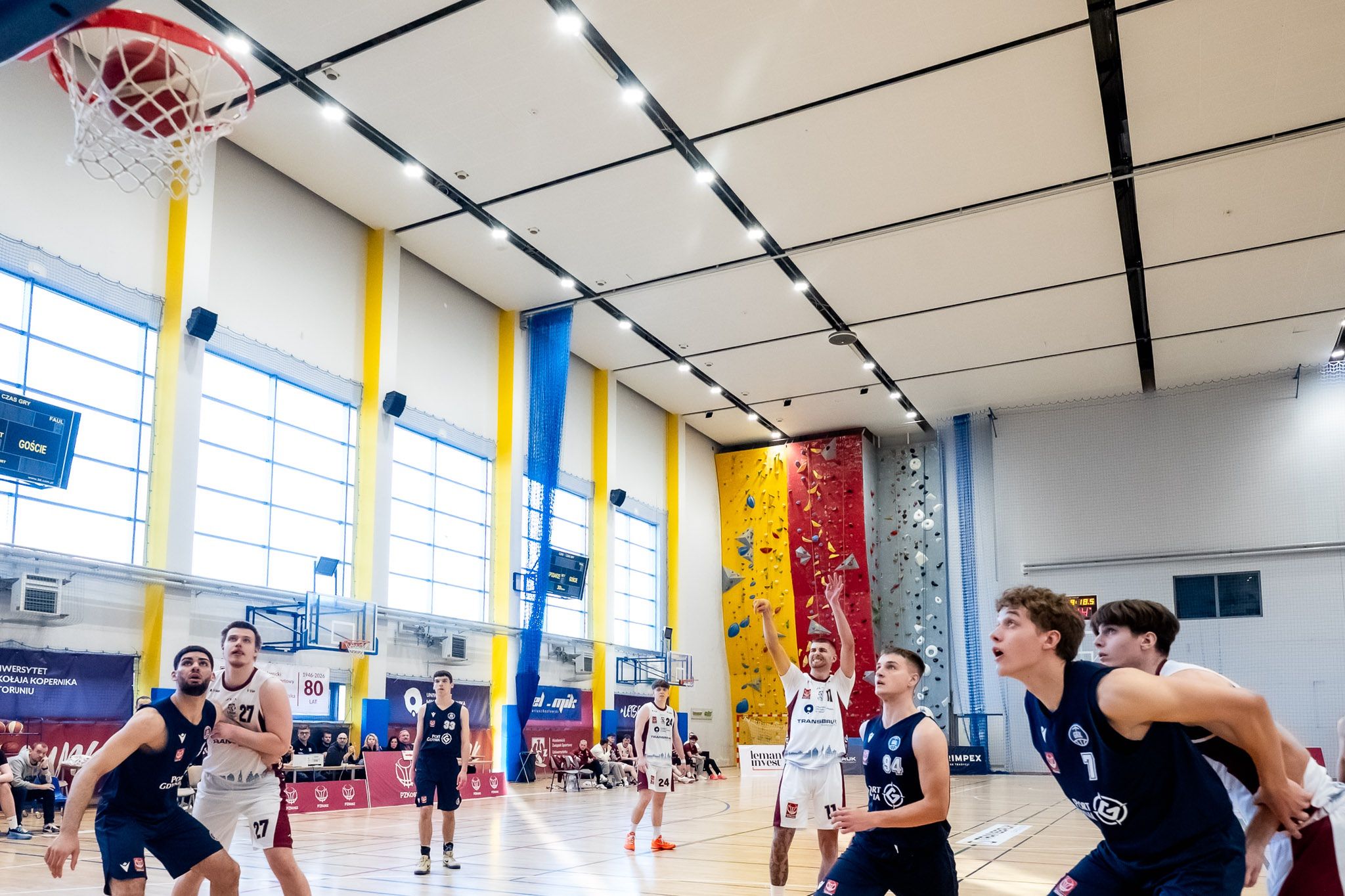 Granie dla Kobiet - mecz koszykarzy AZS UMK - GAK Gdynia