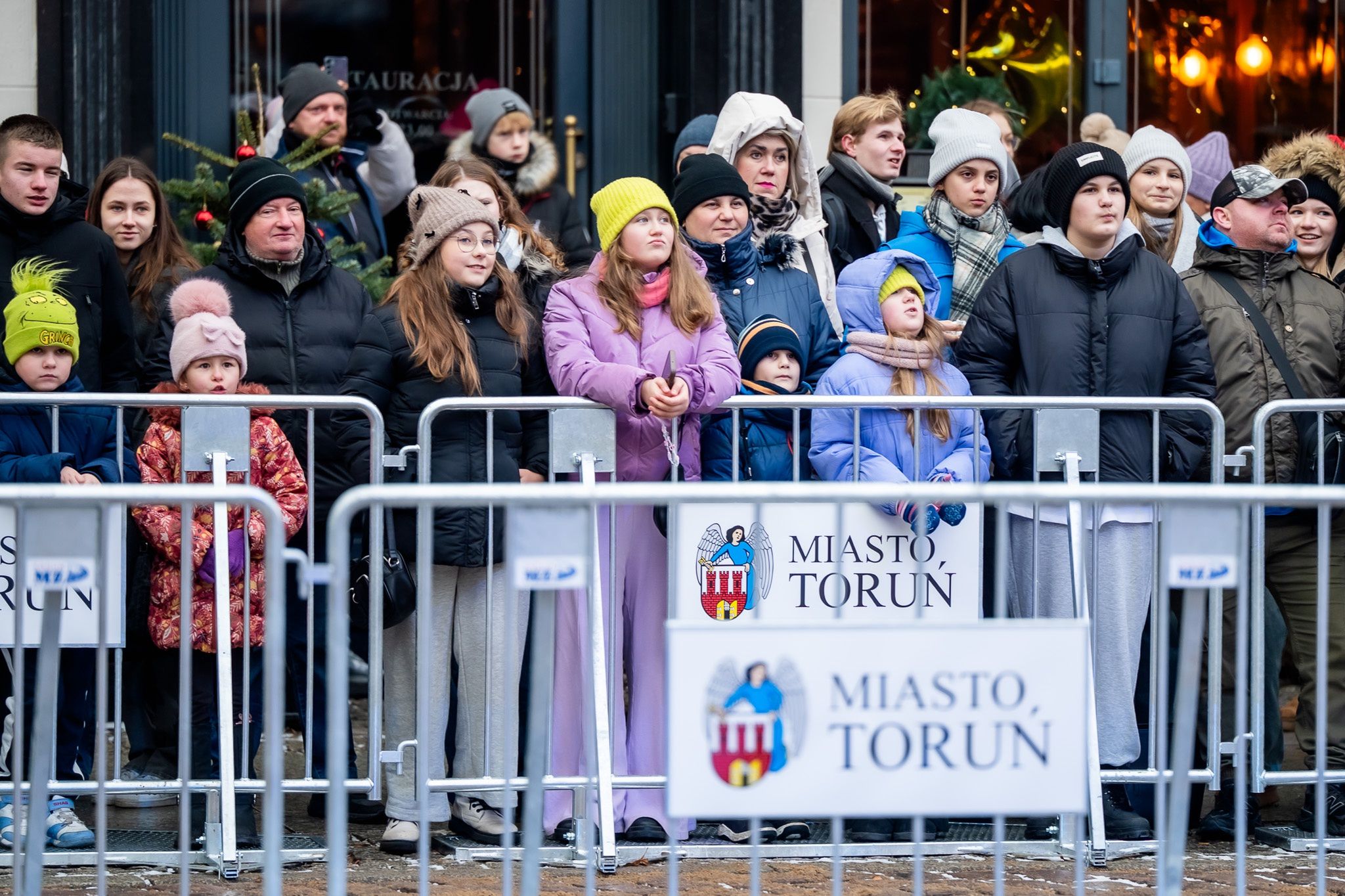 Scena plenerowa na Rynku Staromiejskim