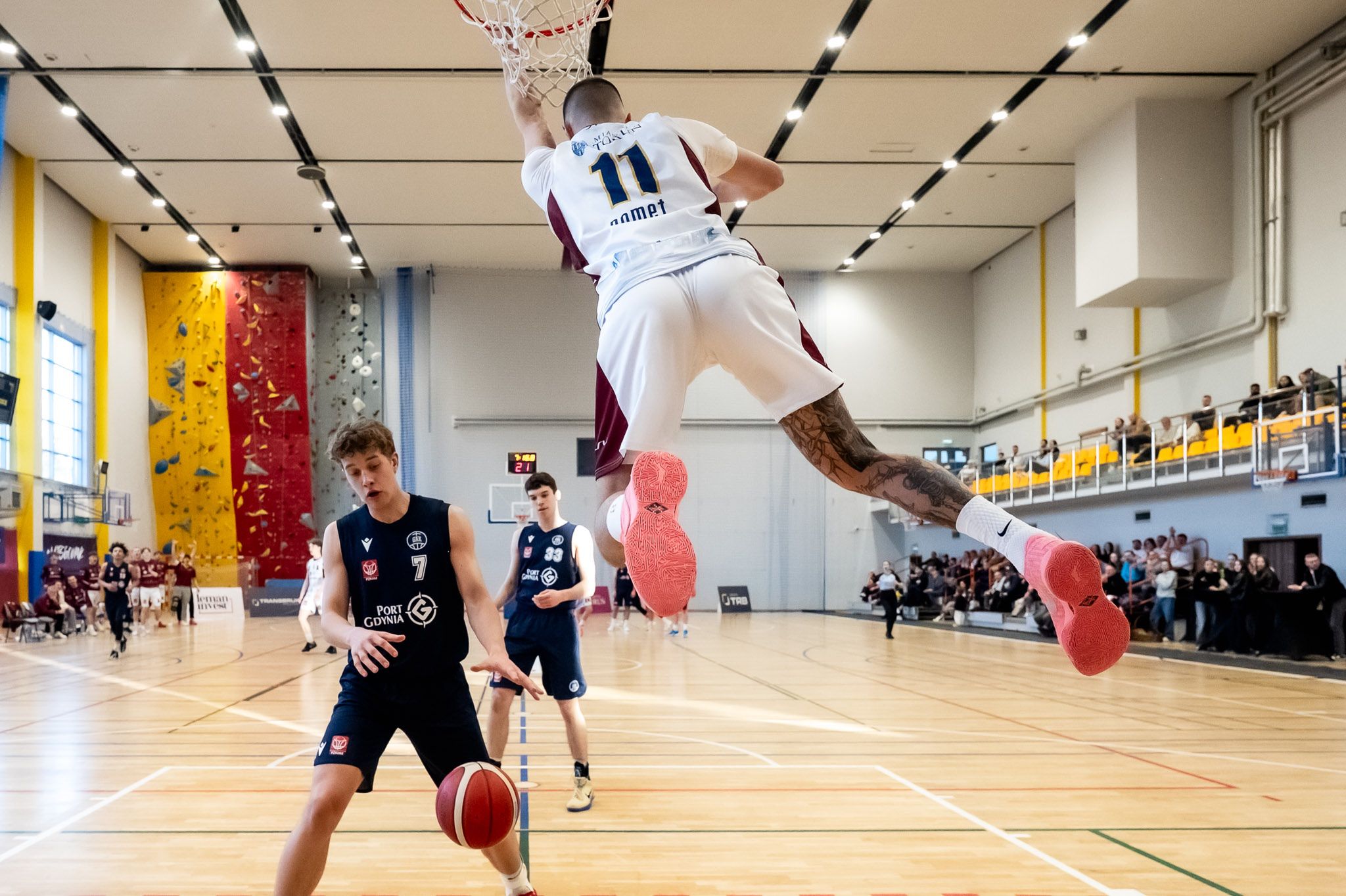 Granie dla Kobiet - mecz koszykarzy AZS UMK - GAK Gdynia