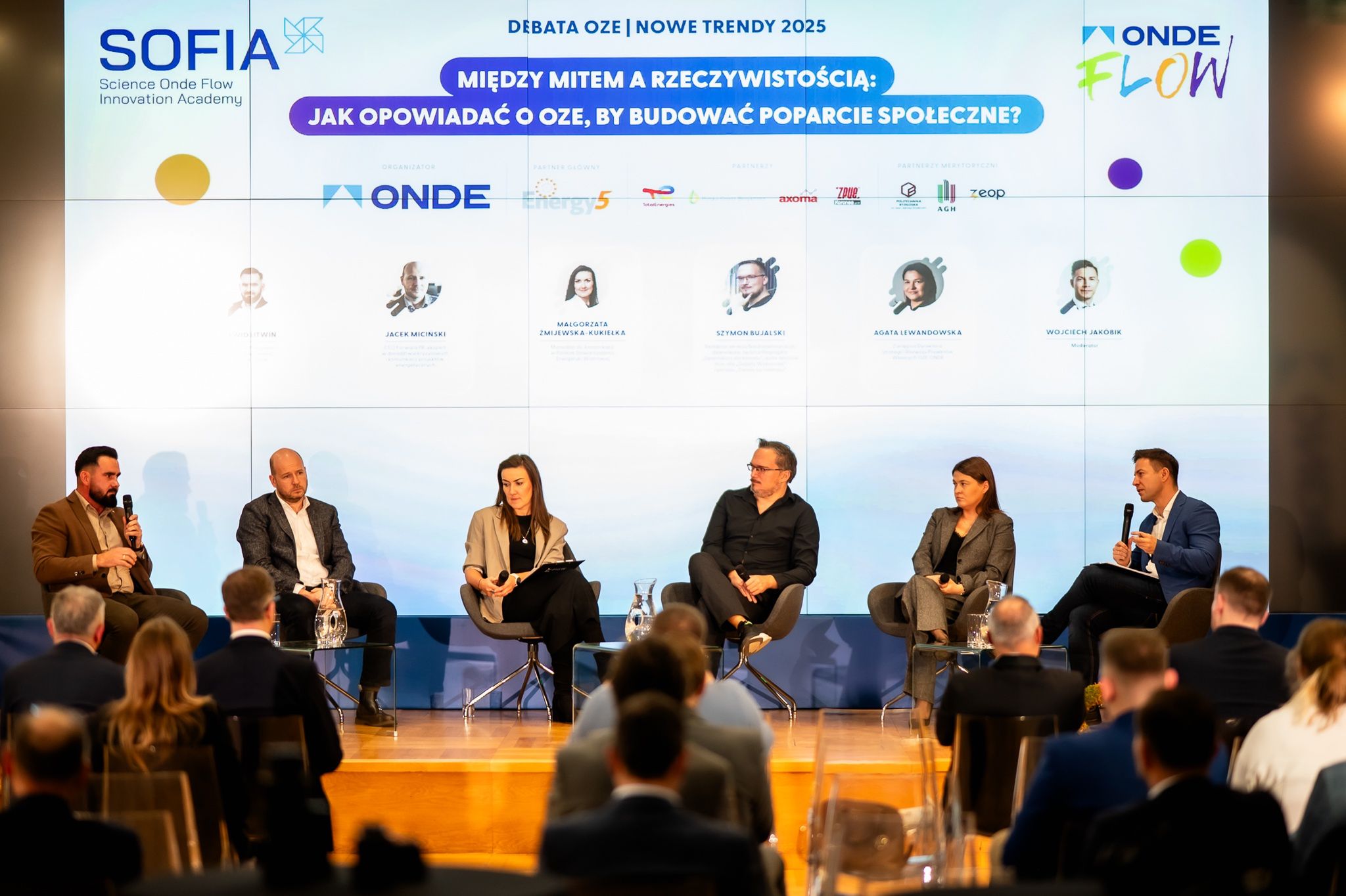 Uczestnicy debaty organizowanej przez ONDE