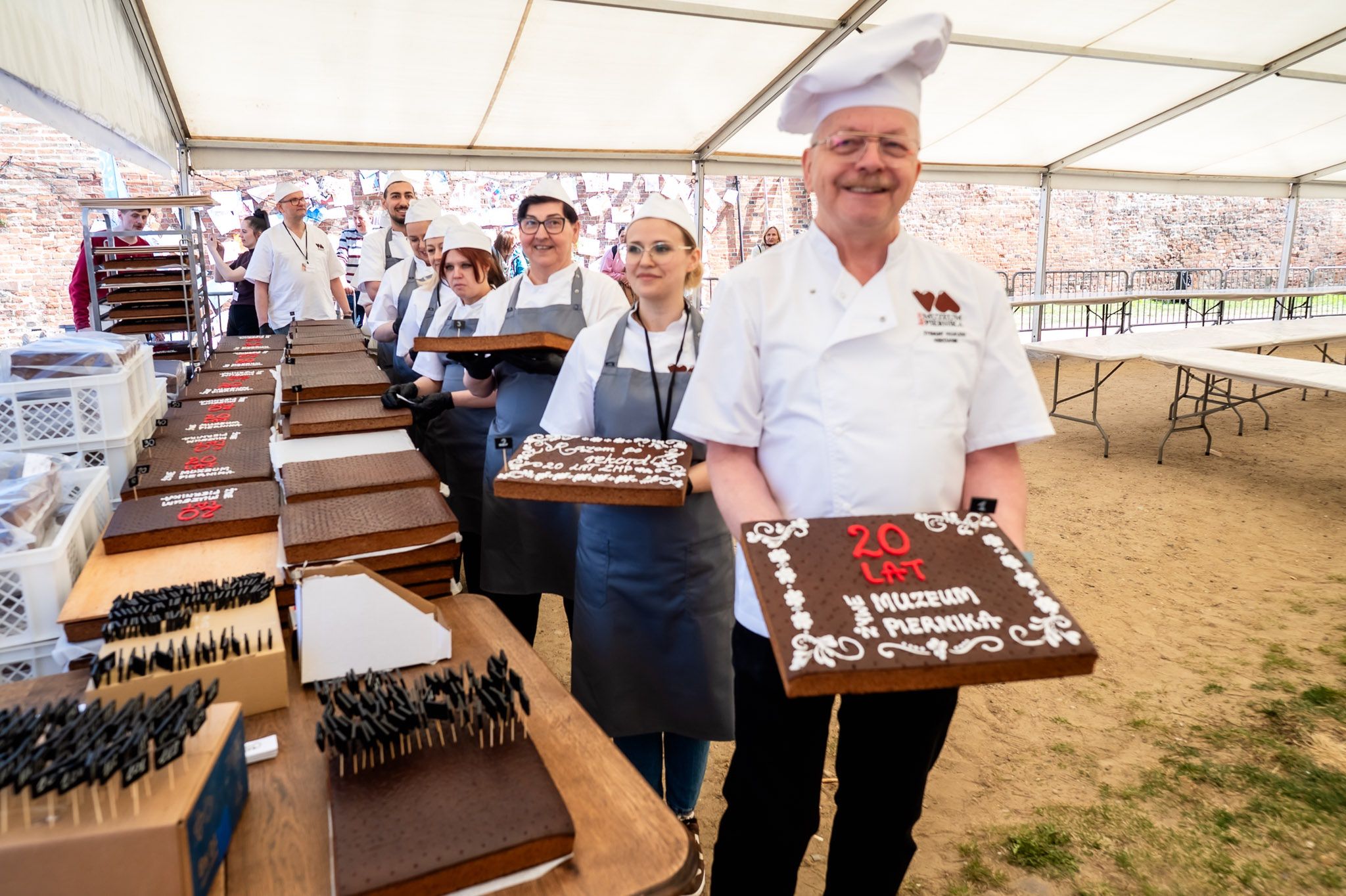 Najdłuższy piernik na świecie powstaje w Toruniu