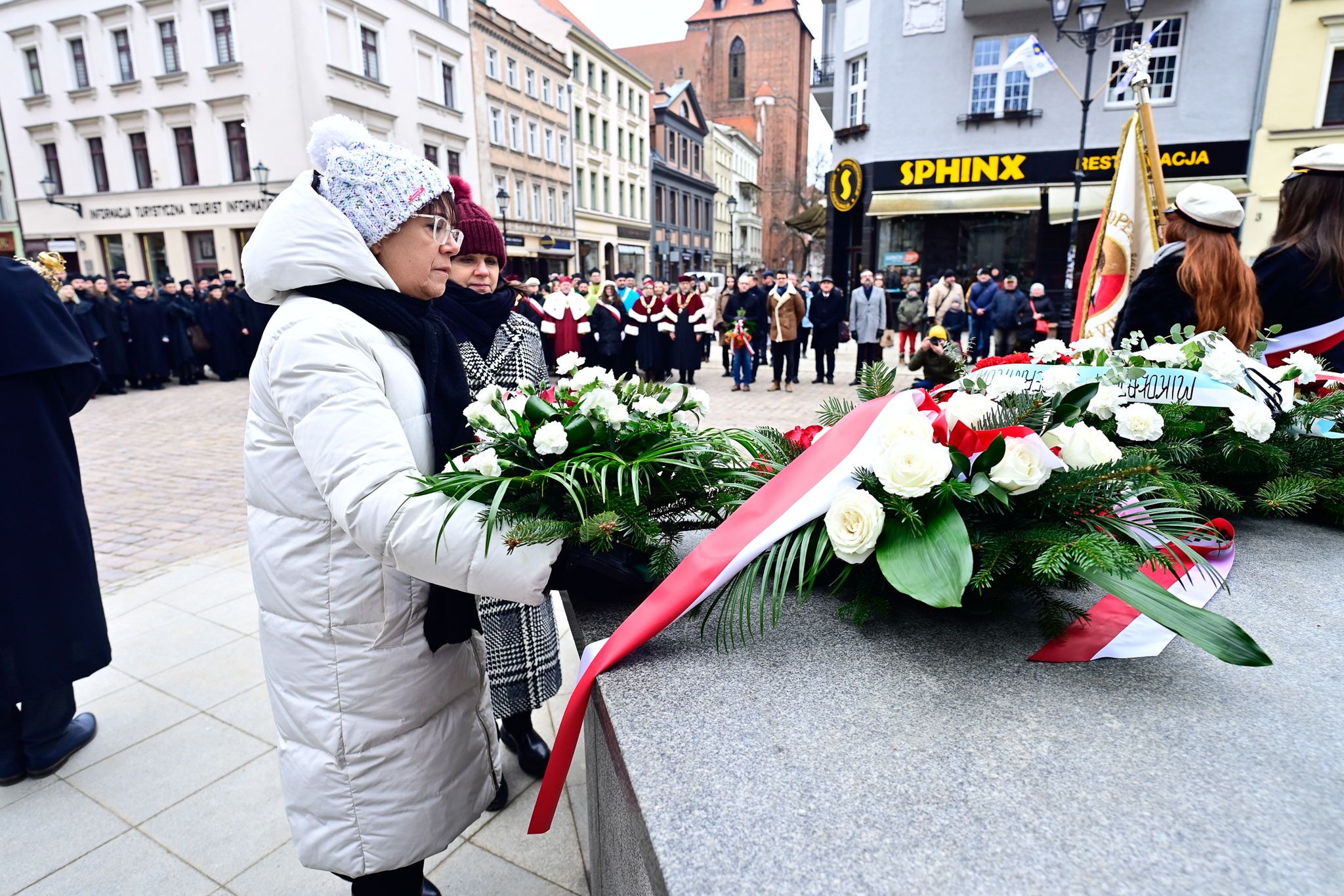 Uroczystości pod pomnikiem Kopernika