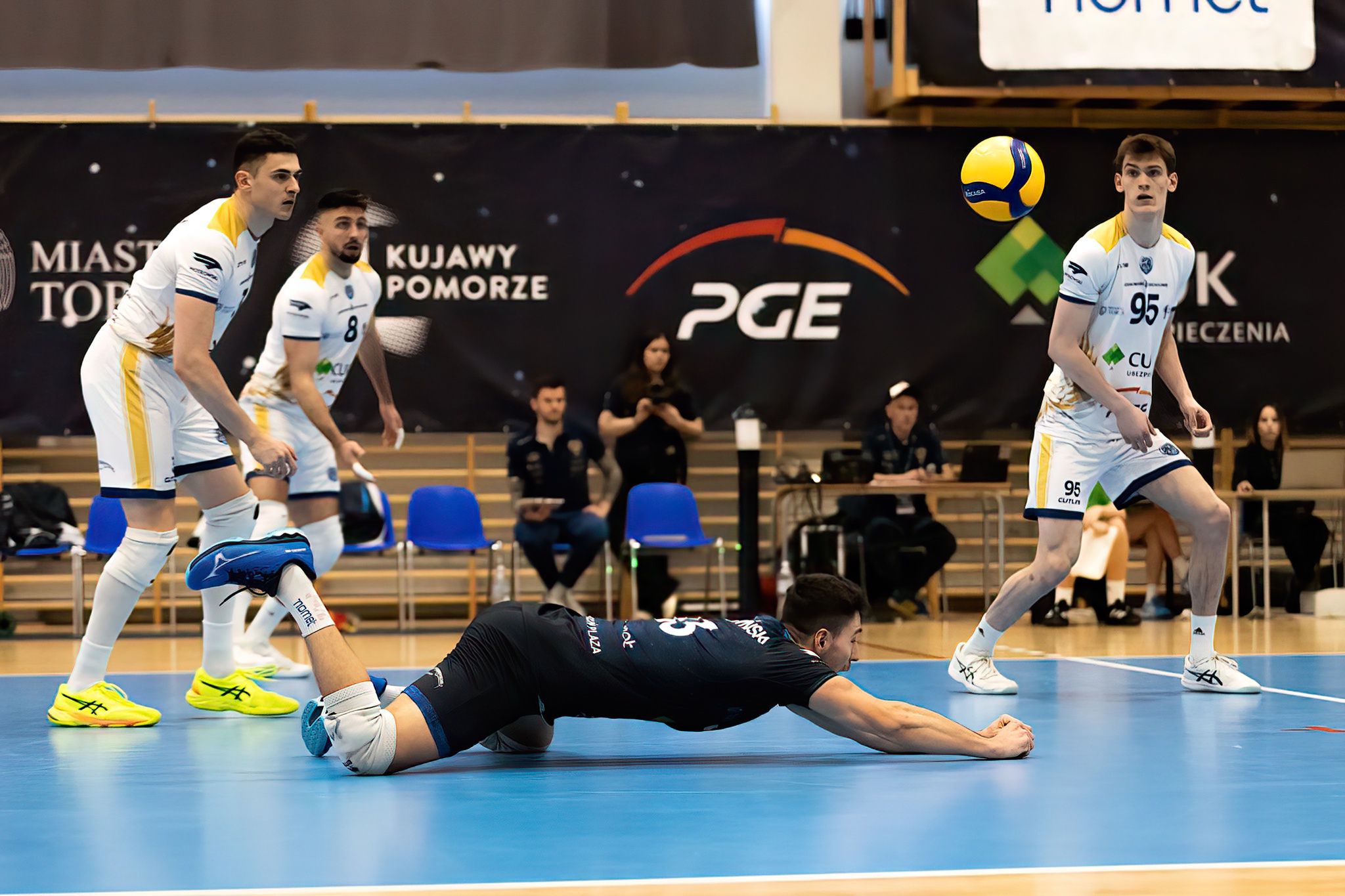 CUK Anioły Toruń - PZL Leonardo Avia Świdnik