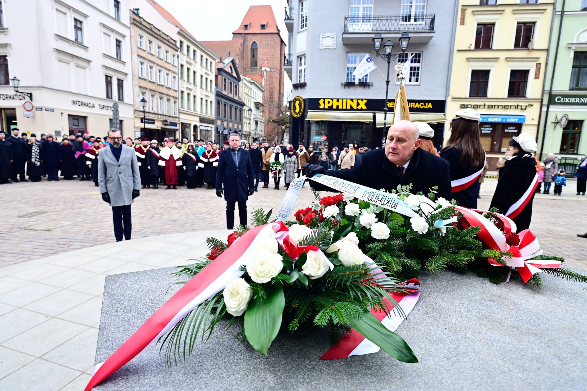 Uroczystości pod pomnikiem Kopernika