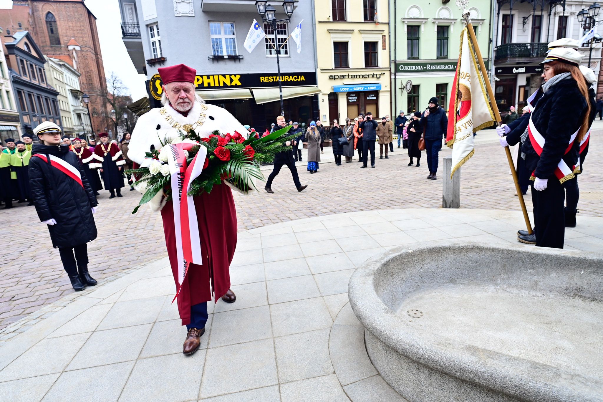 Uroczystości pod pomnikiem Kopernika
