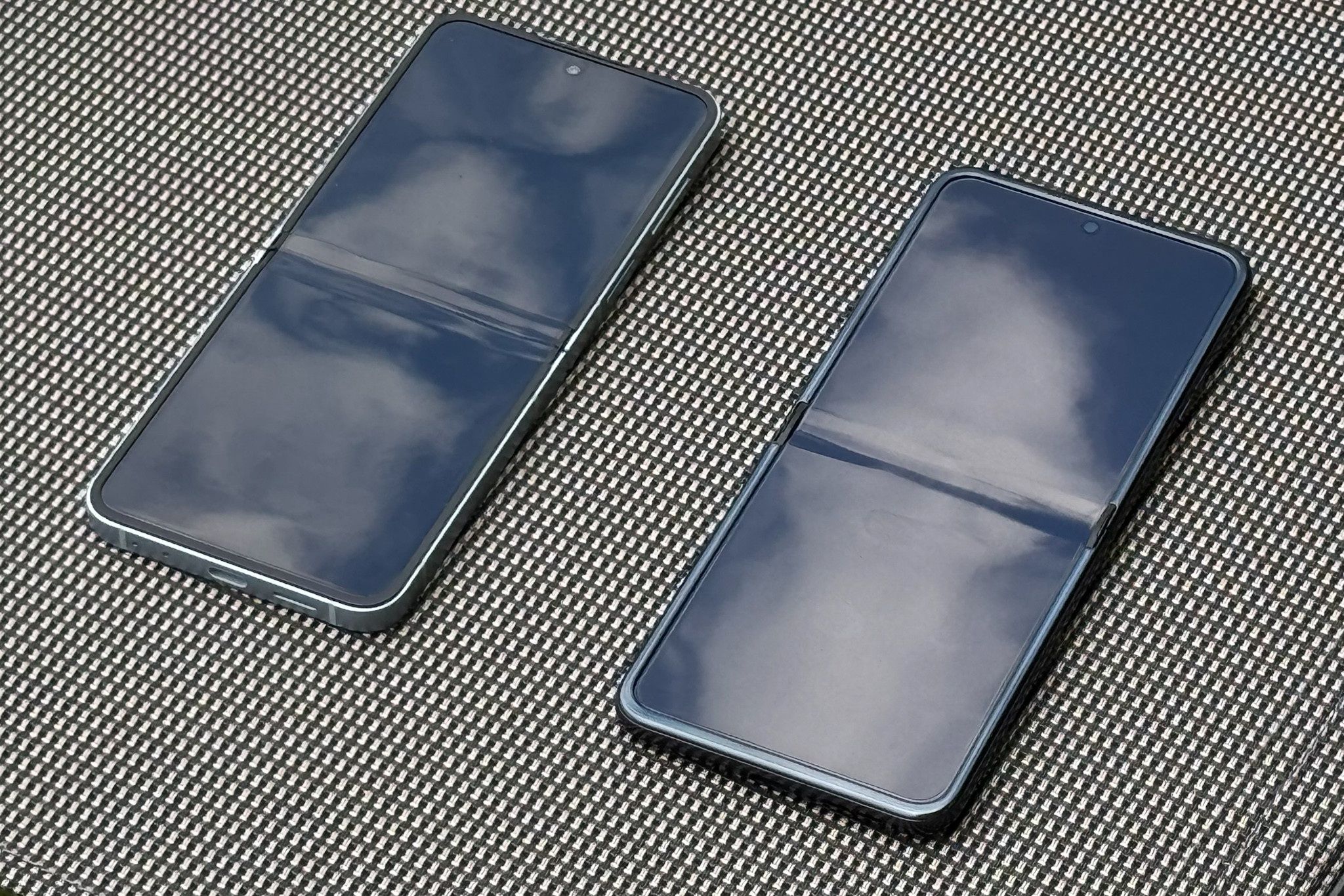 Samsung Galaxy Z Flip 6 i Motorola razr 50 Ultra