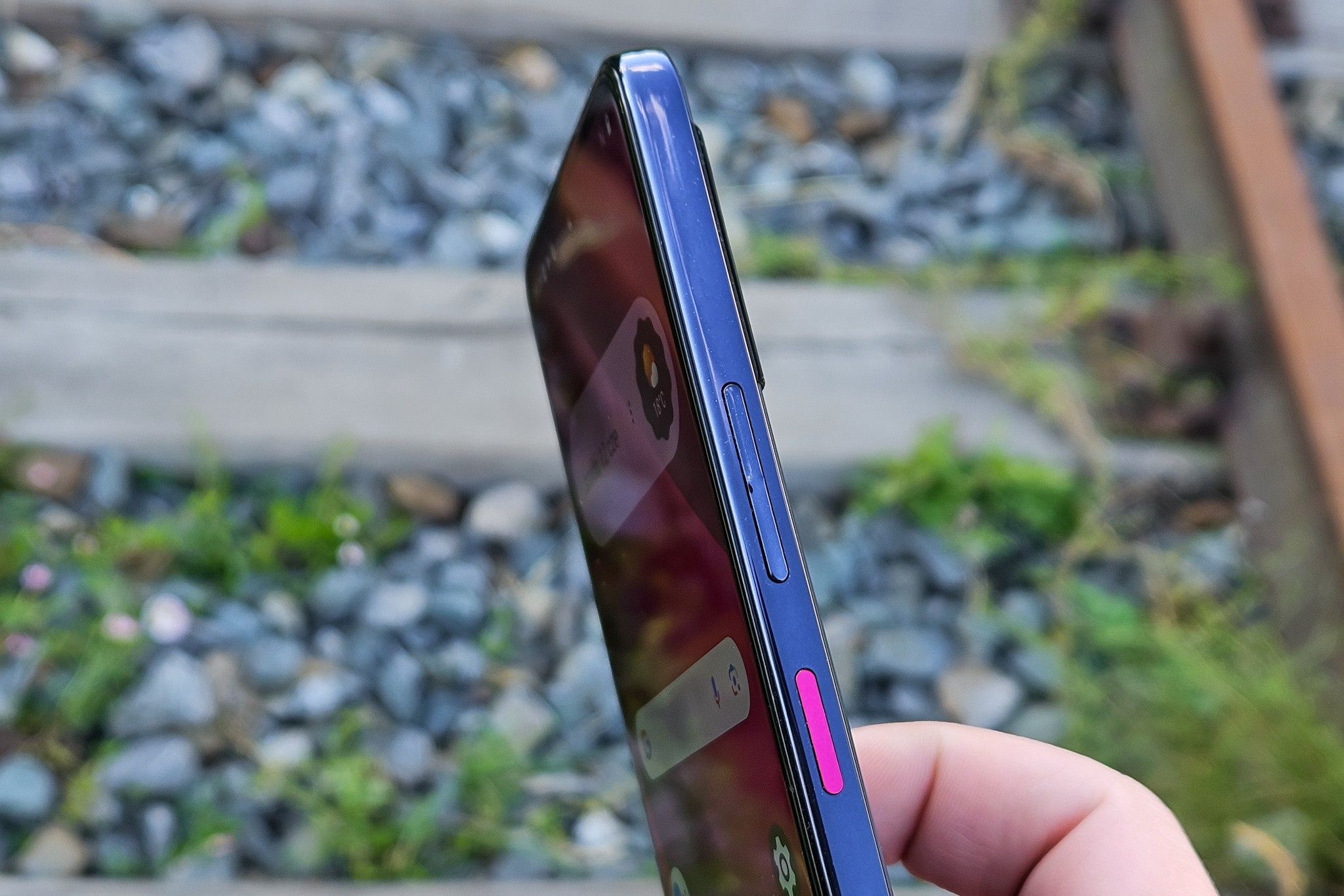 T Phone 2 Pro