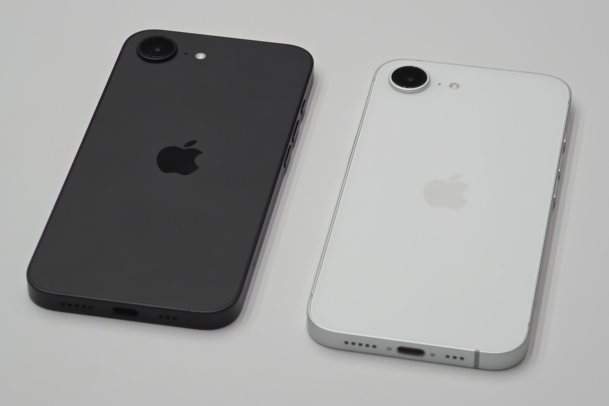 iPhone 16e - kolory