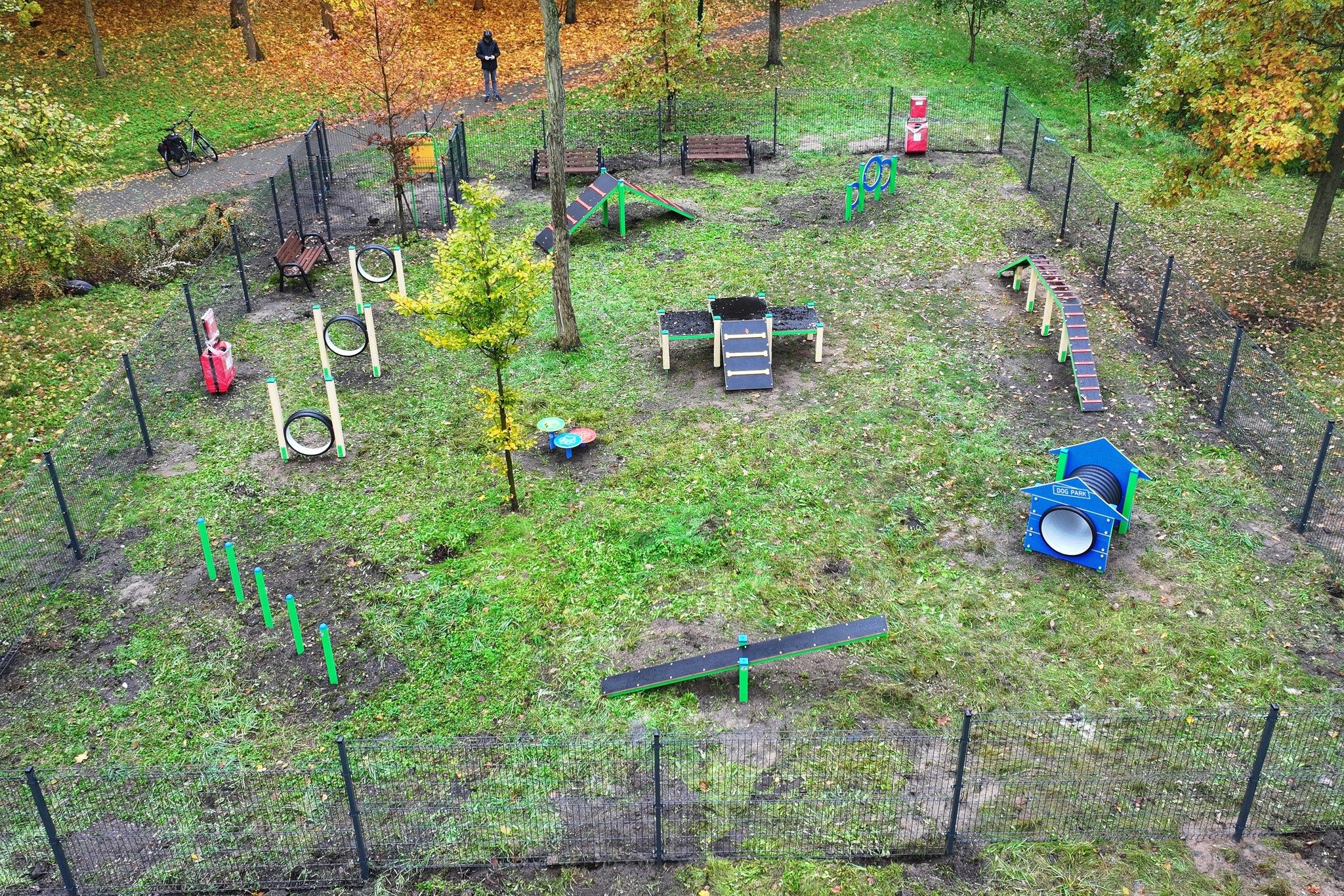 Plac zabaw dla psów.