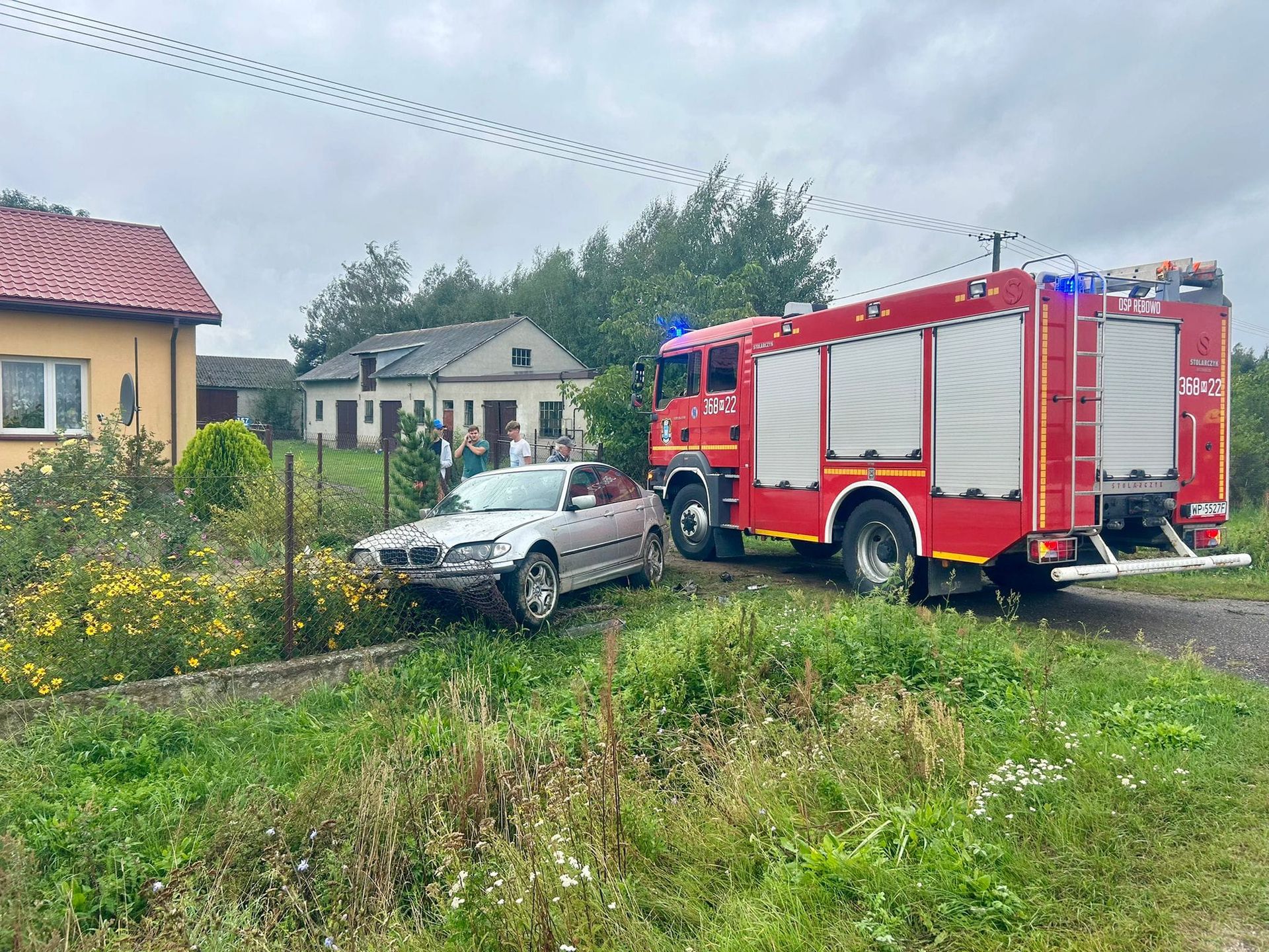 Zakończenie jazdy na ogrodzeniu 