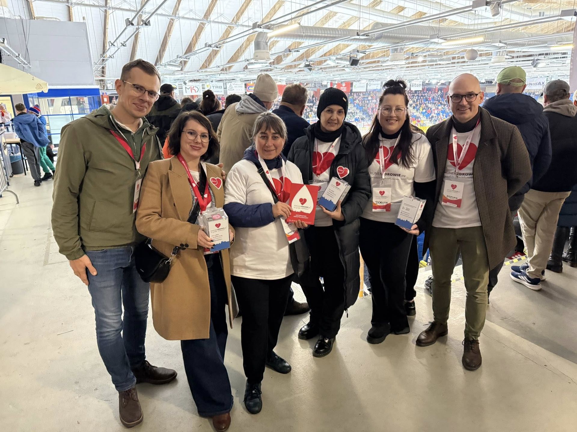 Zbiórka środków na meczu hokeja