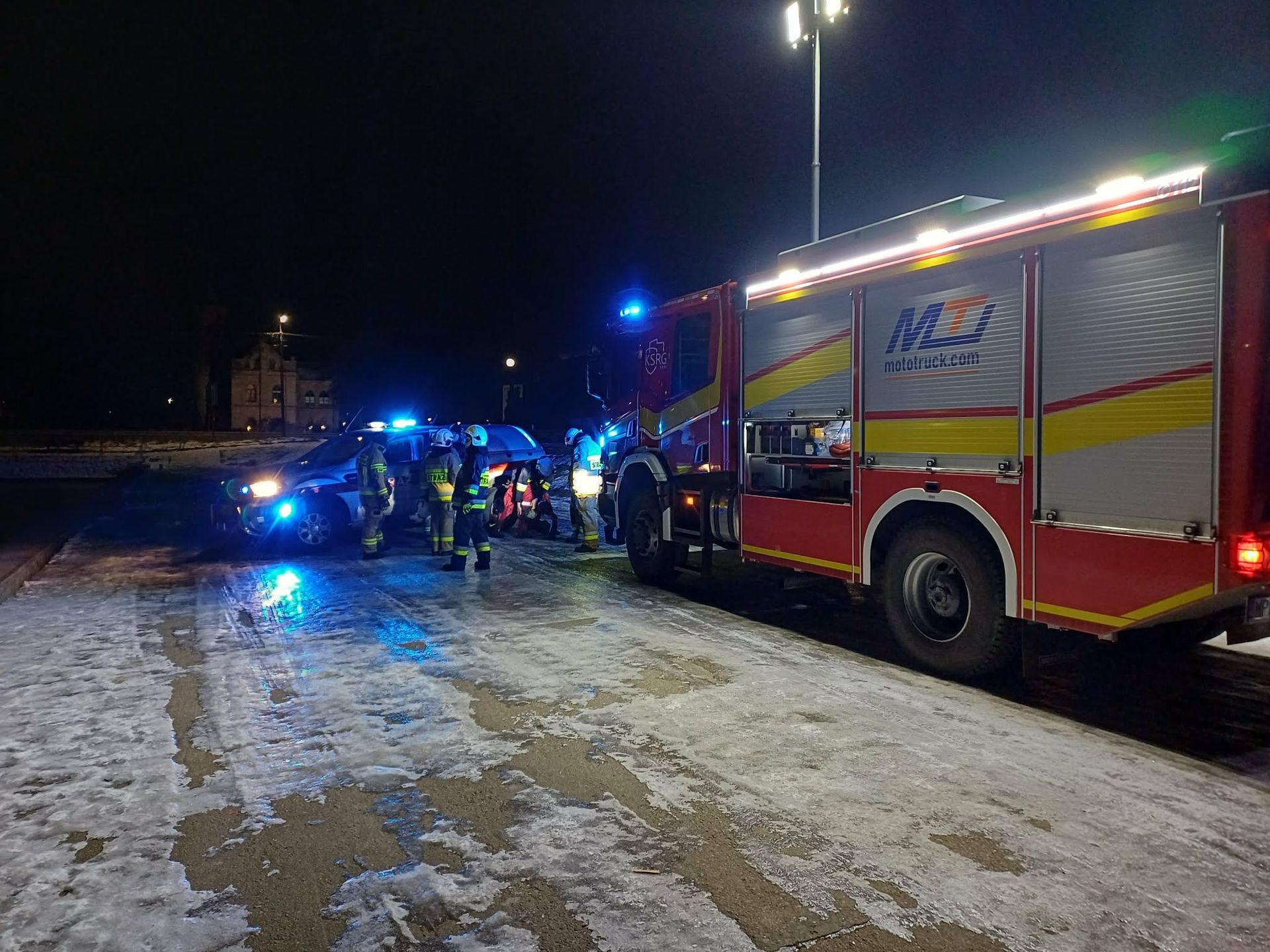 Uratowane trzy łabędzie 