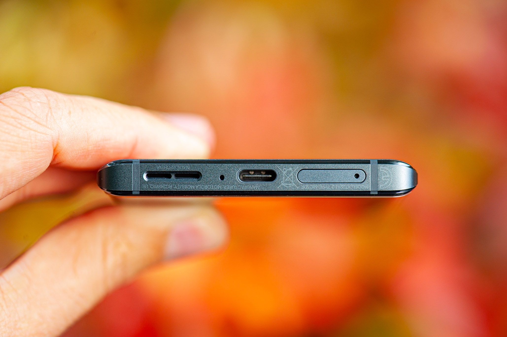 Motorola Edge 30 Ultra - dół