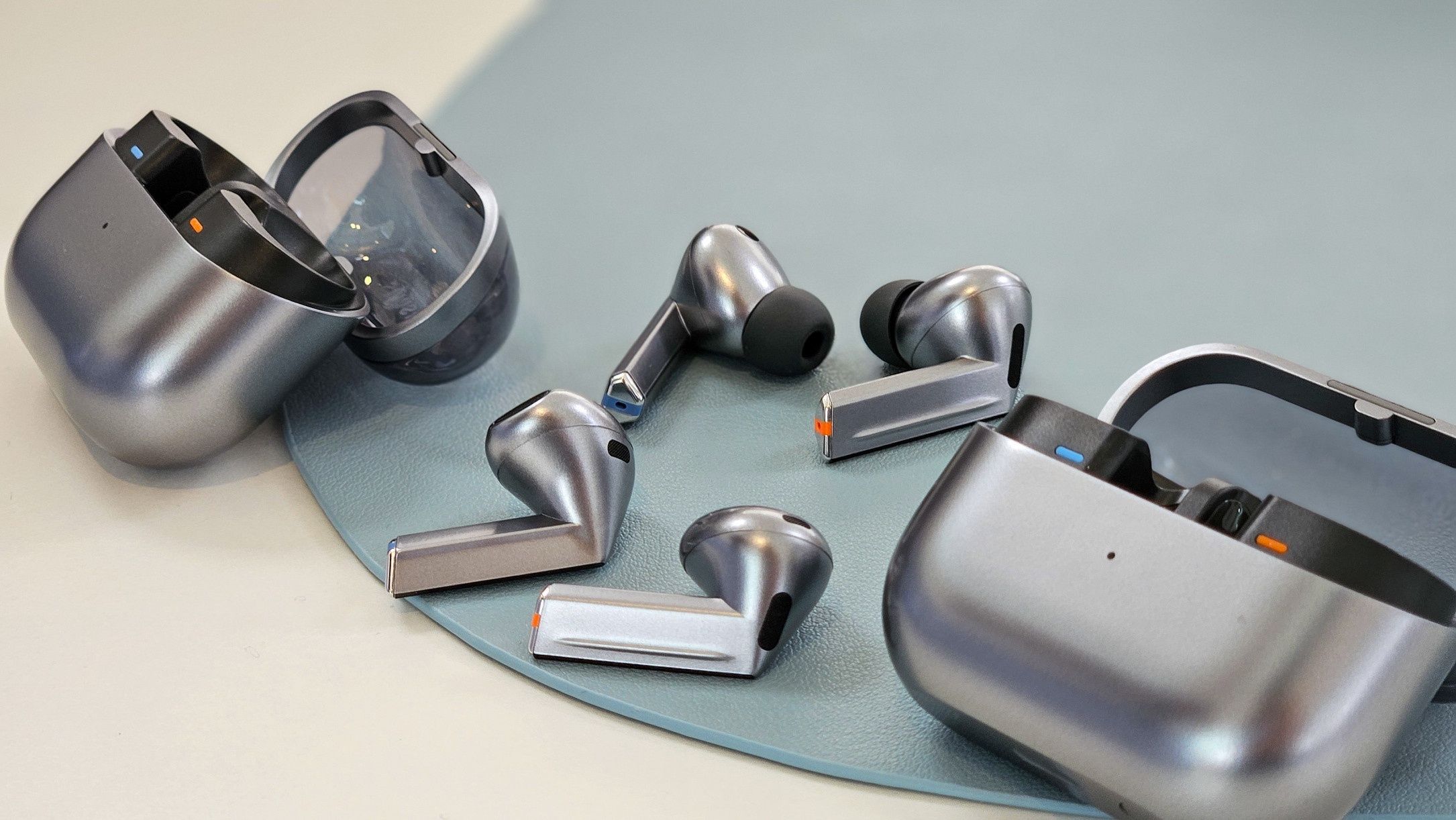 Galaxy Buds 3 i Galaxy Buds 3 Pro