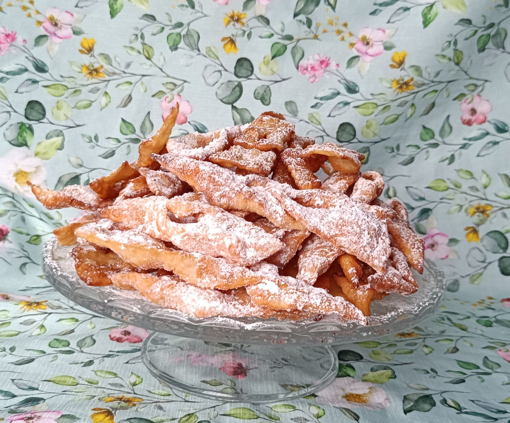 Faworki przygotowane przez KGW Turzynki