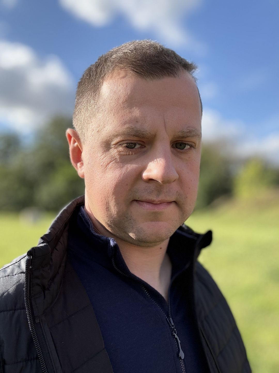 iPhone 16 pro max Przedni aparat (7 MP; Tryb portret)