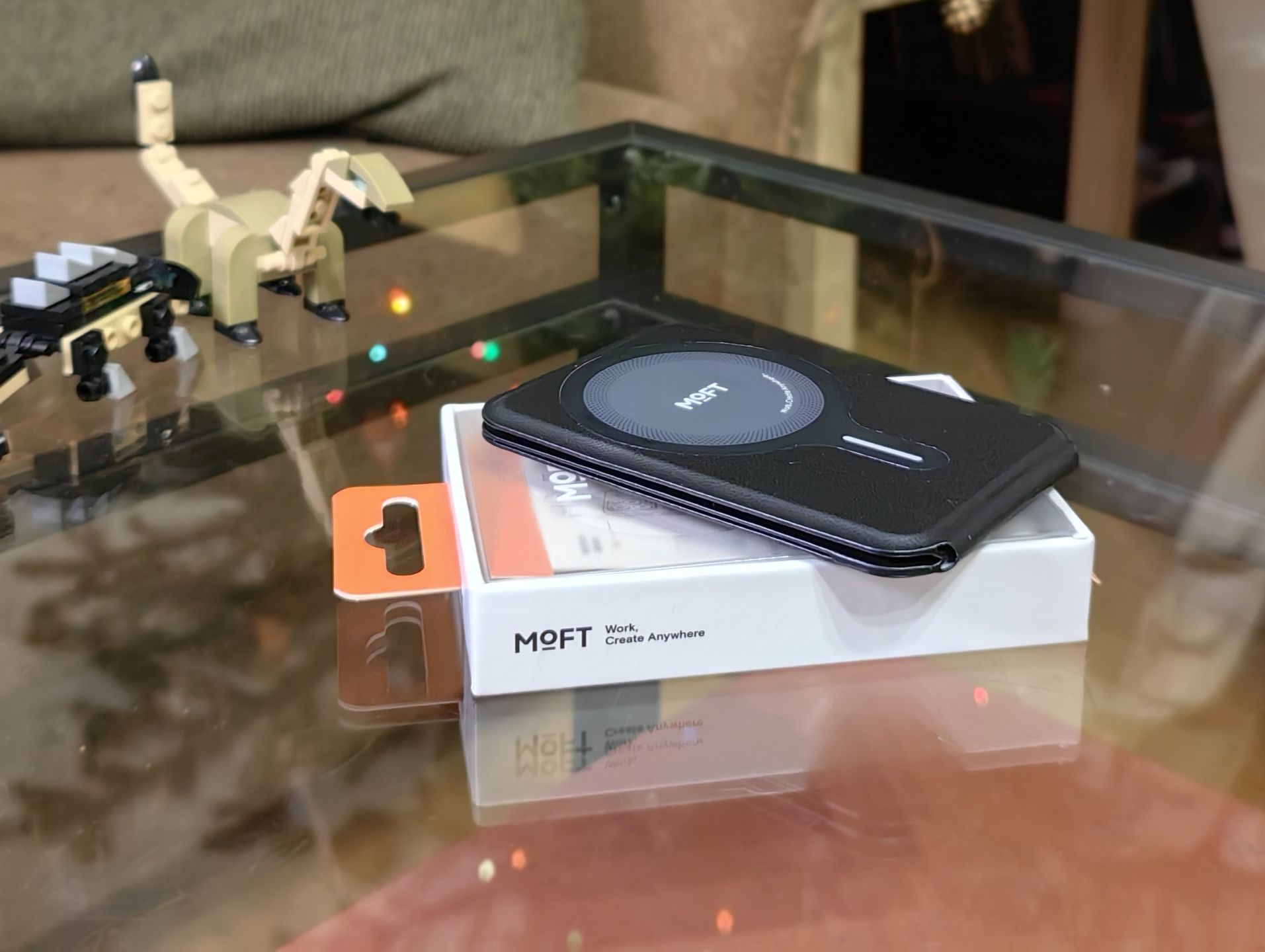 Snap Phone Tripod MOVAS i jego pudełko