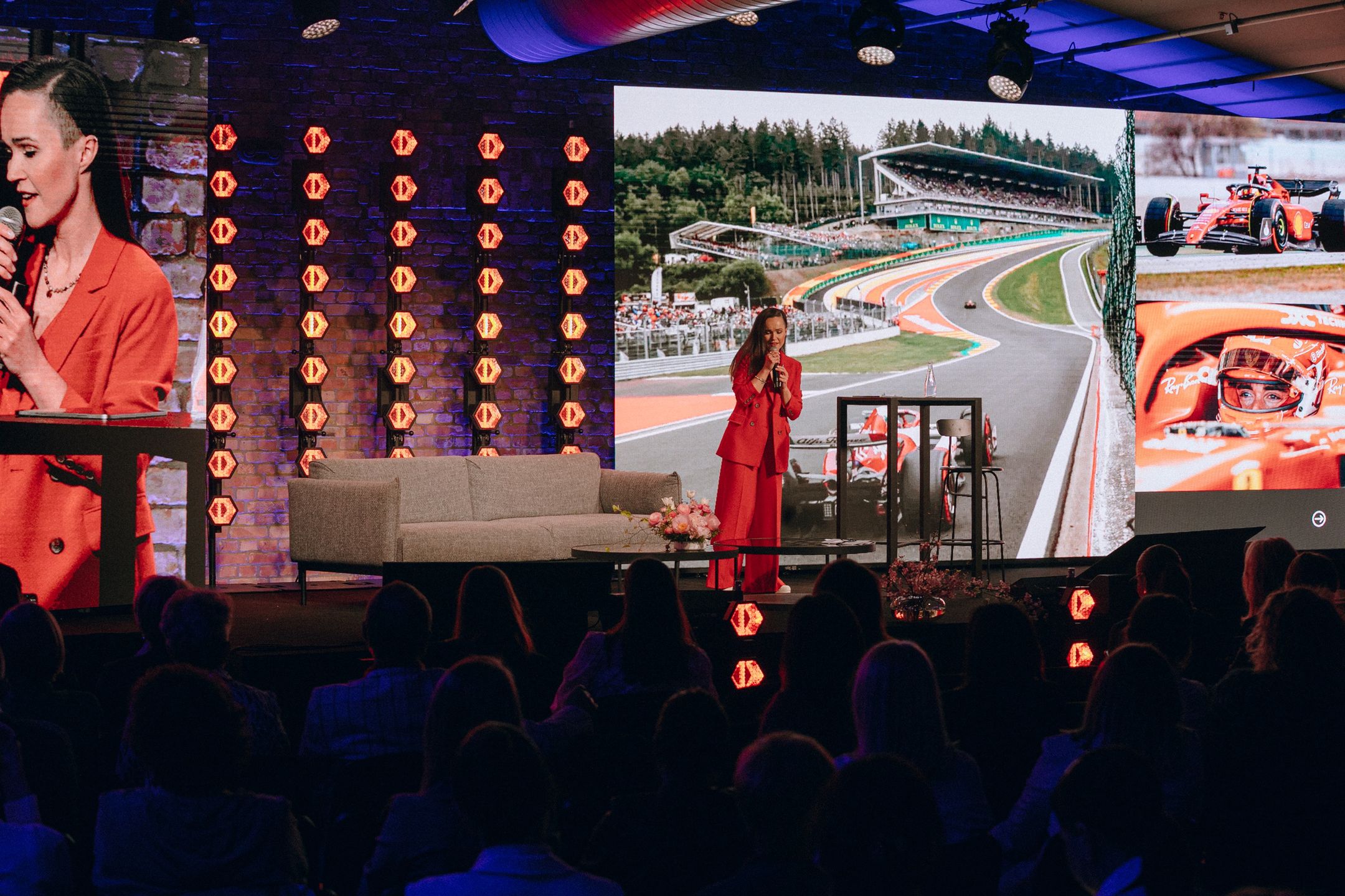  Poznań: #byckobietaontour przyciągnęło setki uczestniczek. Bizn