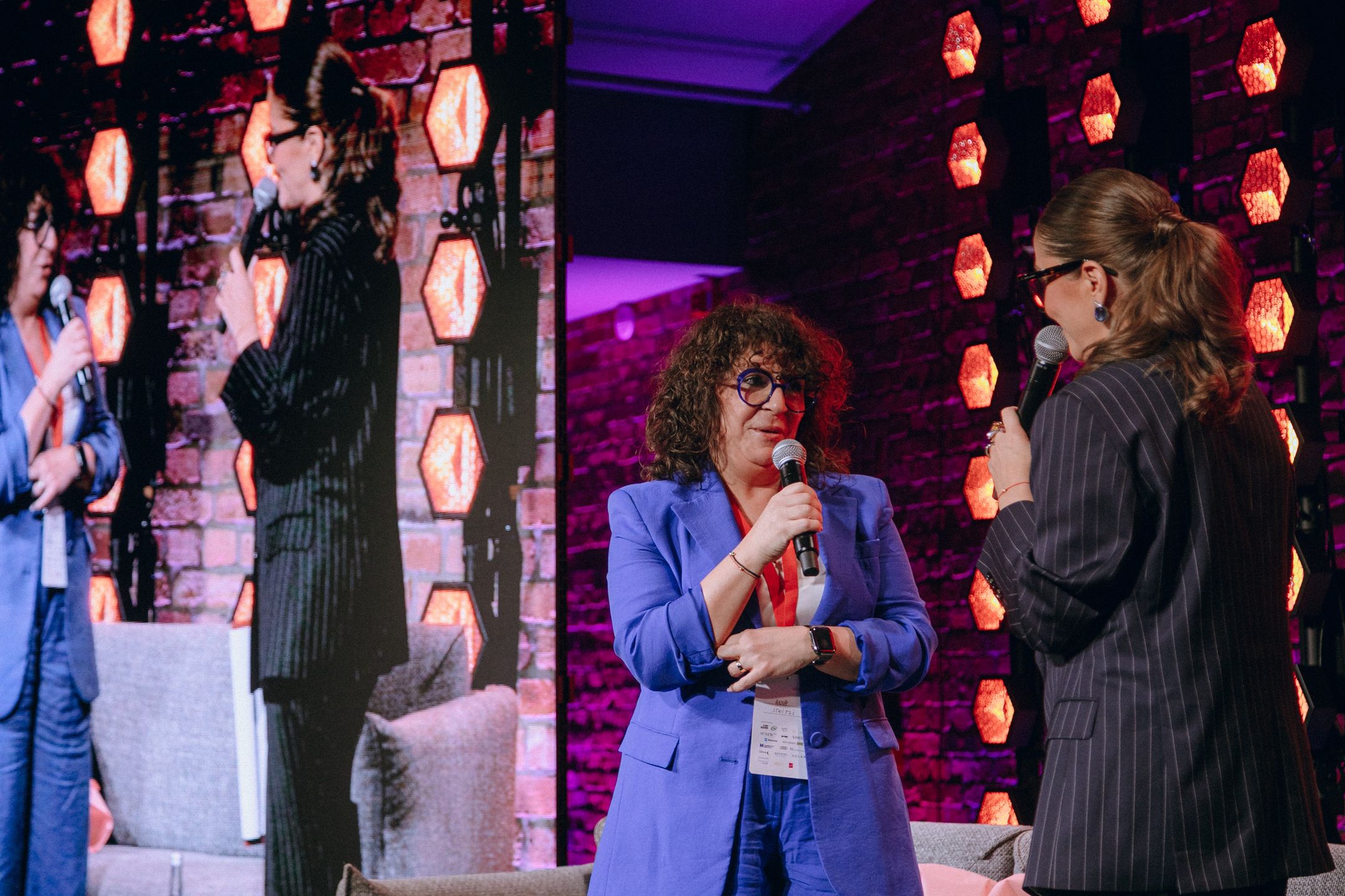  Poznań: #byckobietaontour przyciągnęło setki uczestniczek. Bizn