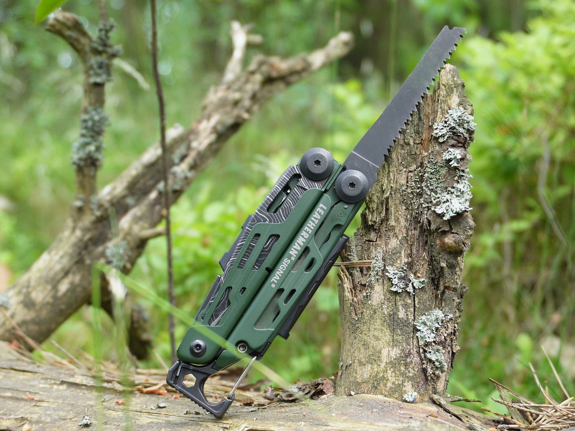 Plecak ucieczkowy: multitool Leatherman Signal