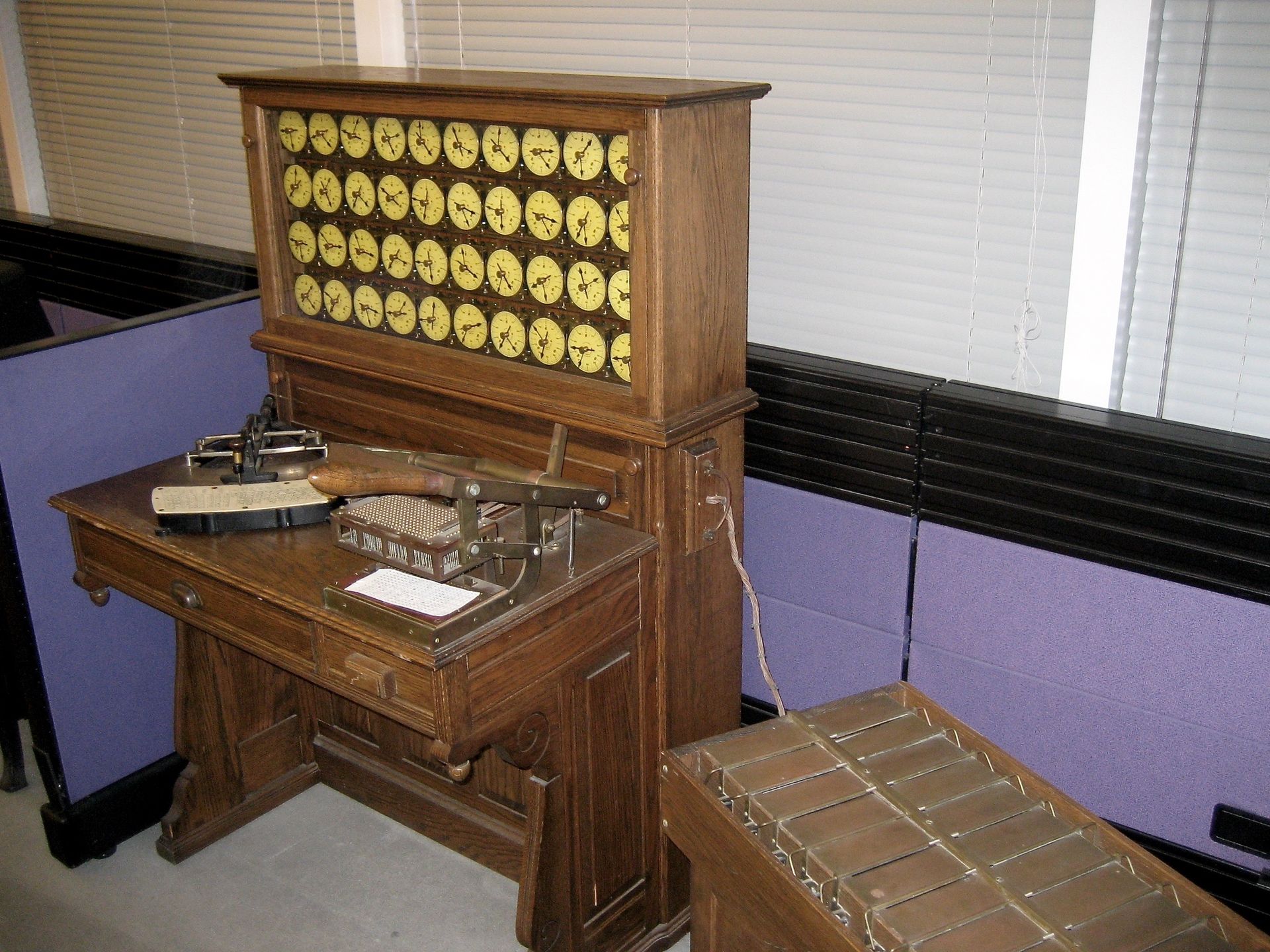 Replika maszyny liczącej Holleritha w Computer History Museum