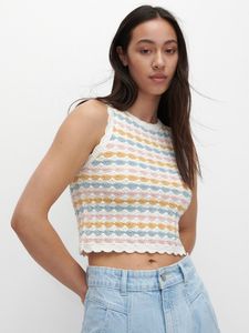 crop top pastelowy z dzianiny