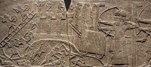 Tiglatpilesar III na wojnie. Relief z Kalchu