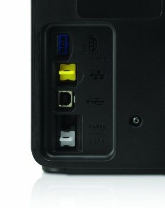 Komunikację w urządzeniu wielofunkcyjnym przeznaczonym do biura zapewnia albo standardowe złącze USB, albo moduł sieciowy LAN bądź bezprzewodowa karta Wi-Fi