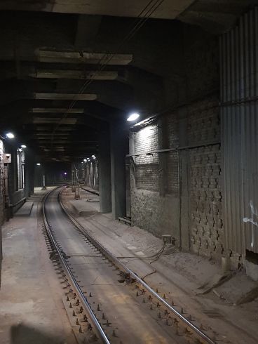 Samsung Galaxy Note 10+ przykład tunel ciemno
