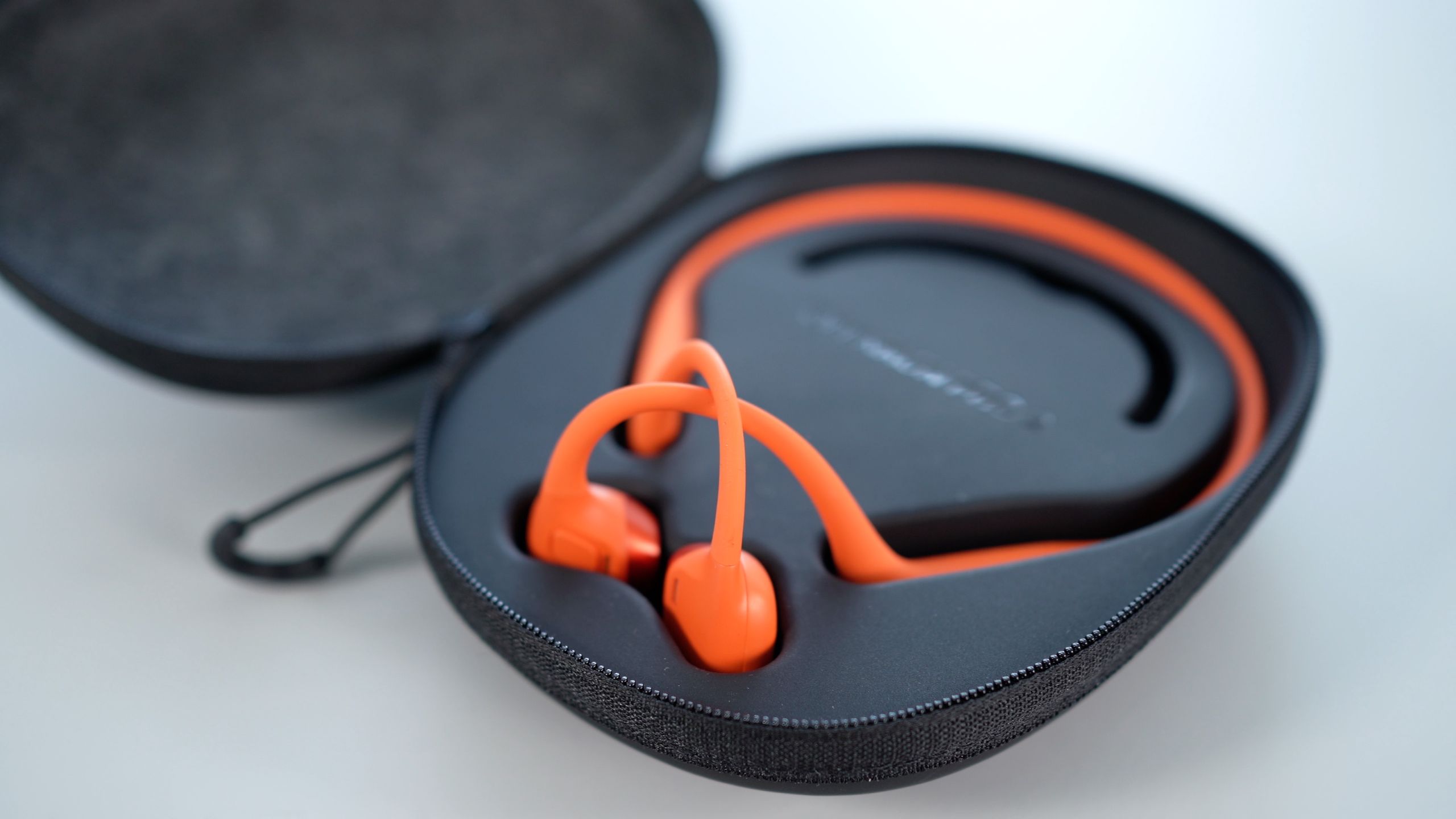 Shokz OpenRun Pro 2 w etui