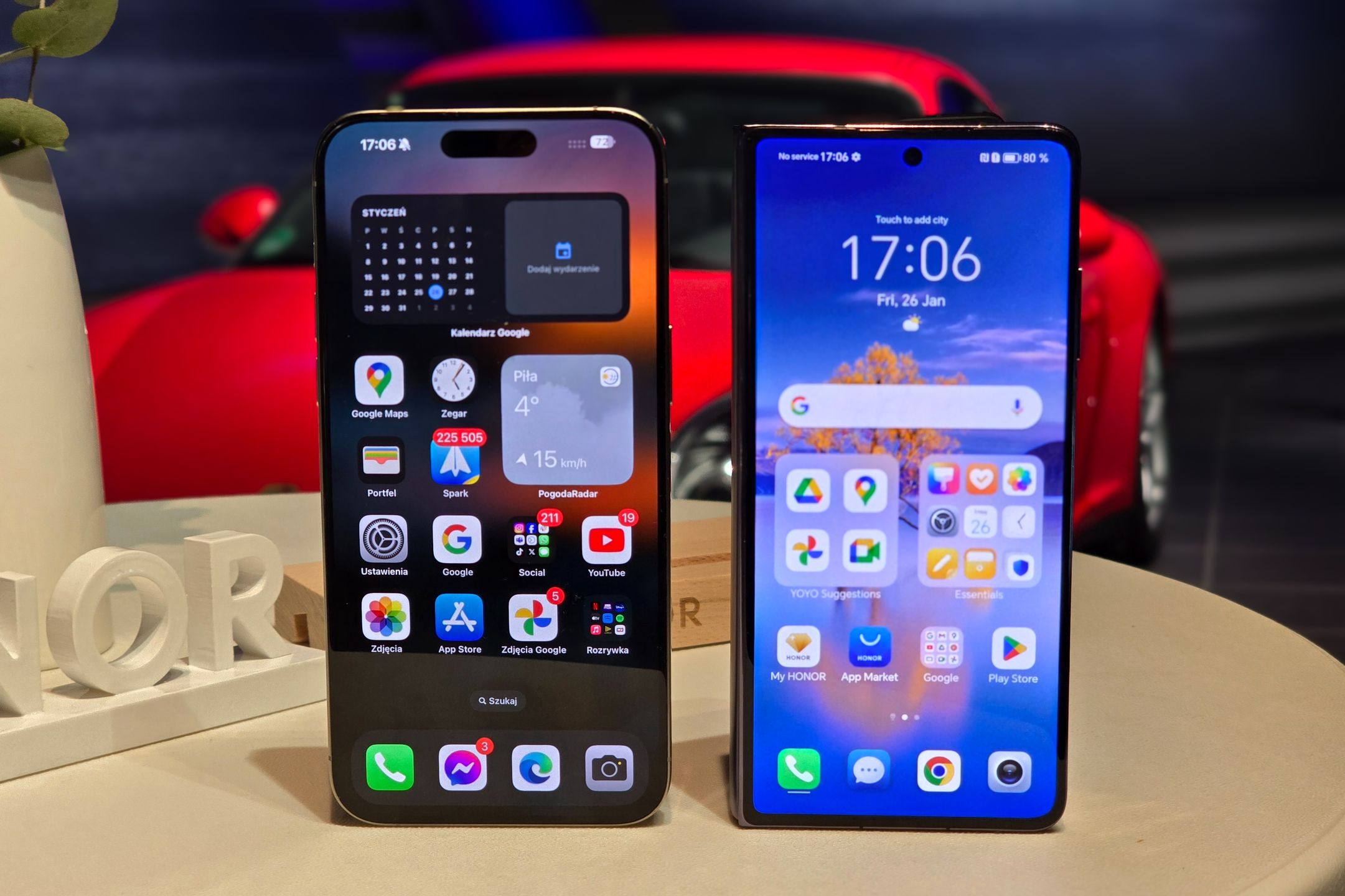 iPhone 15 Pro Max i Honor Magic V2