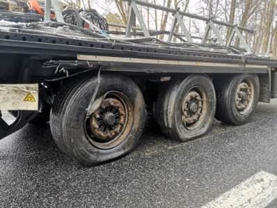 Wypadek w Grabinie. Kierowca zasnął za kierownicą