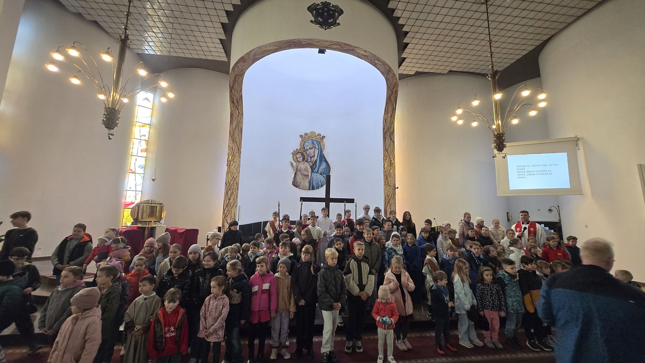 Nabożeństwo rozpoczęło się o godzinie 10:00 i od pierwszych minu